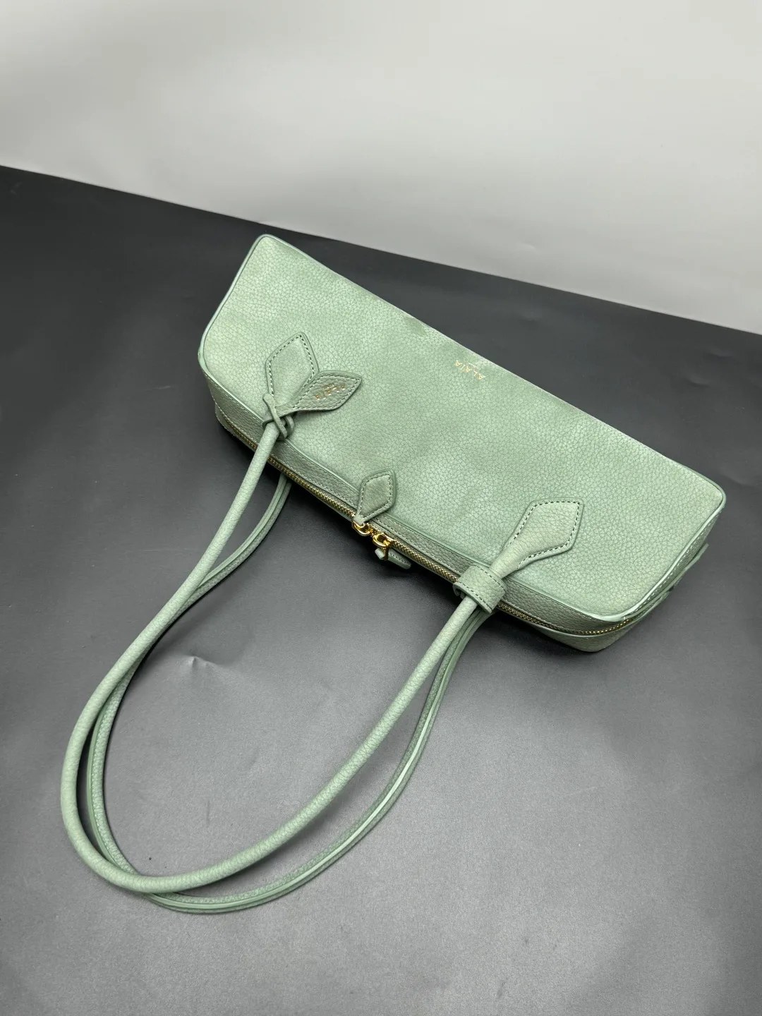 Классические Сумки Женские Alaia 11667414