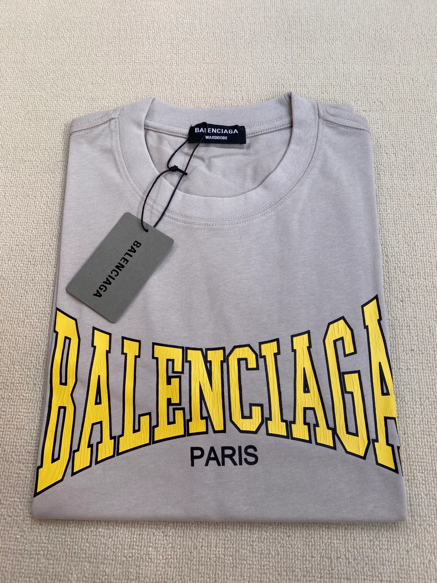 Футболки Женские Balenciaga 13302363