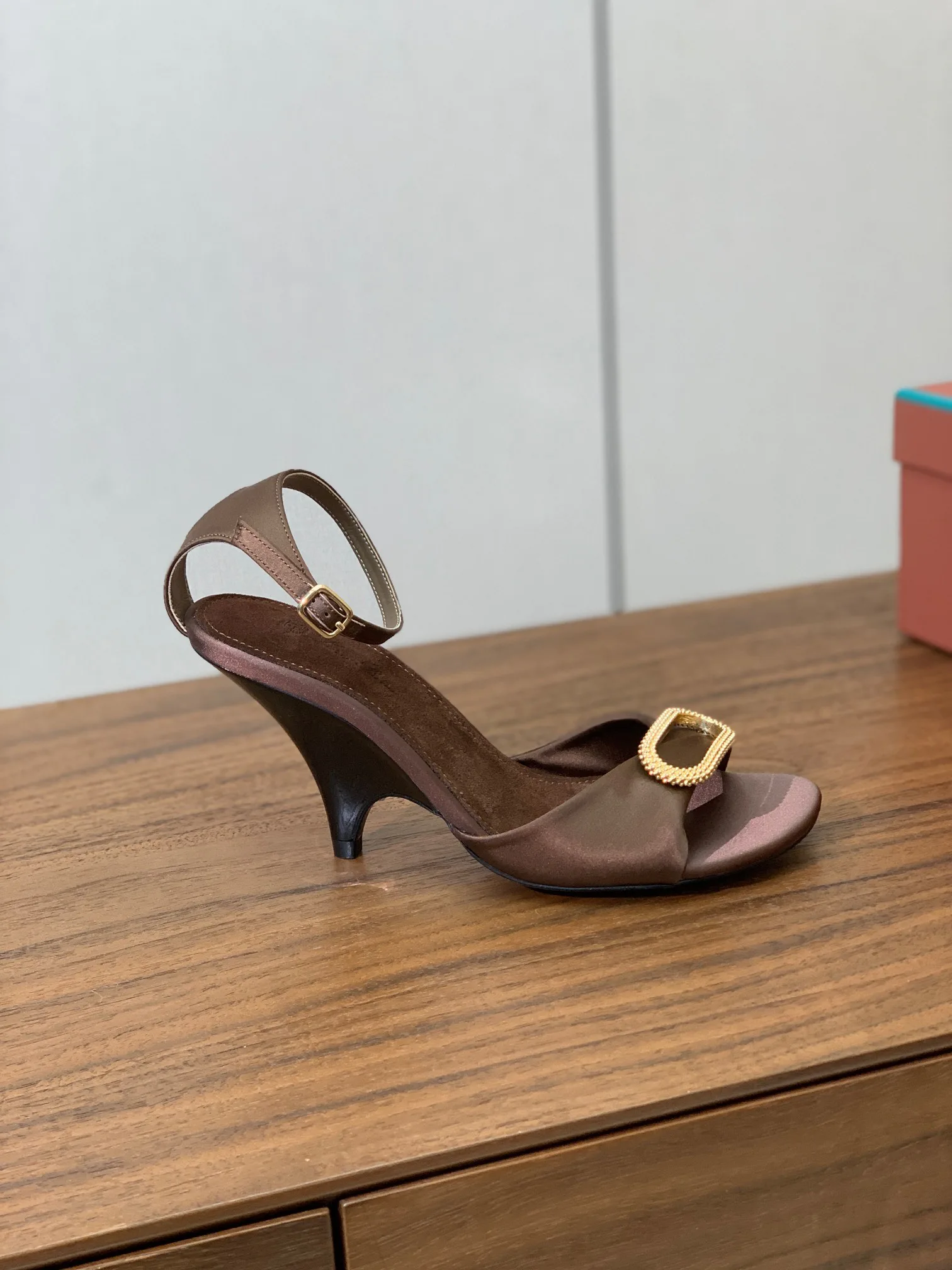 Босоножки Женские Loro Piana 17631655