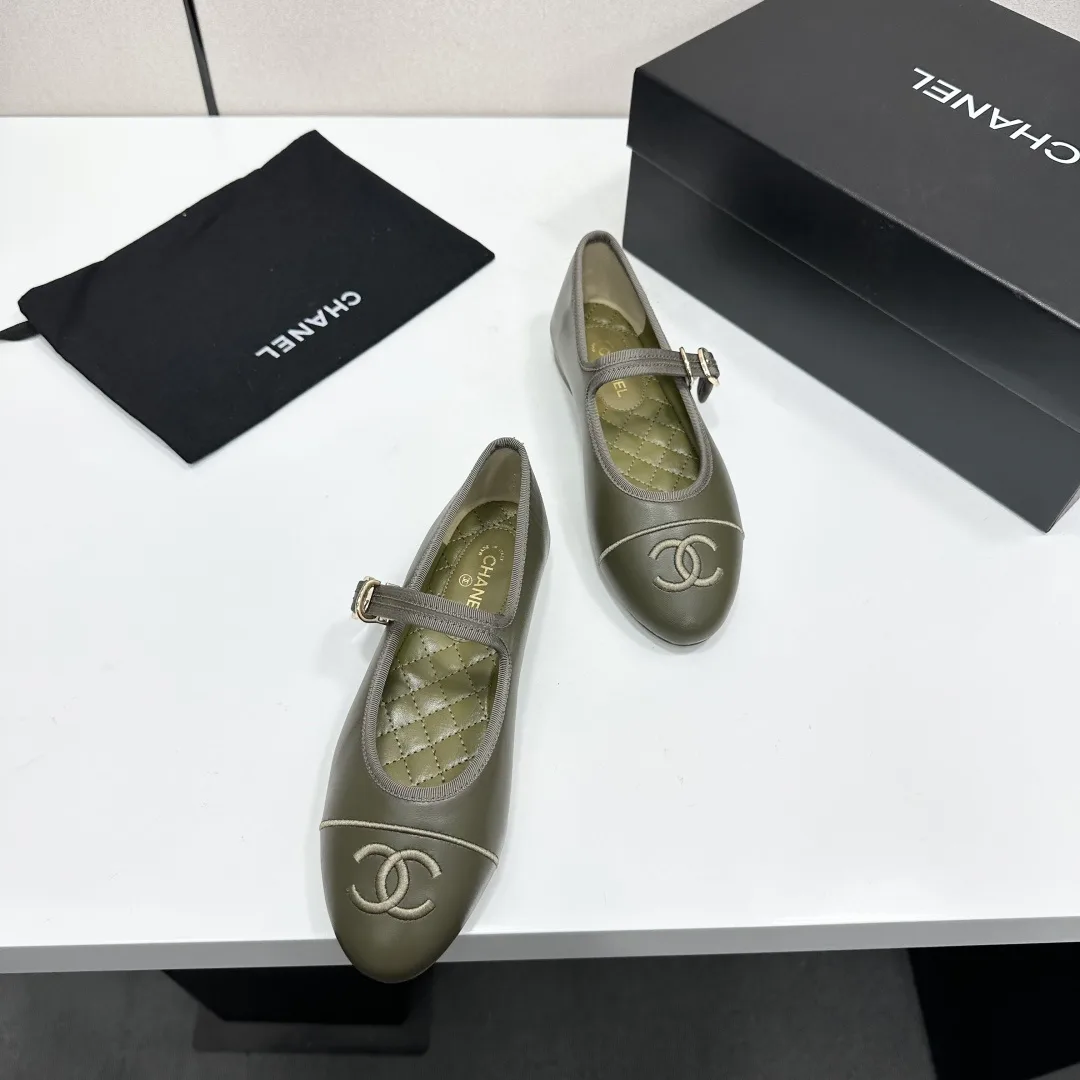 Туфли Женские Chanel 18083713
