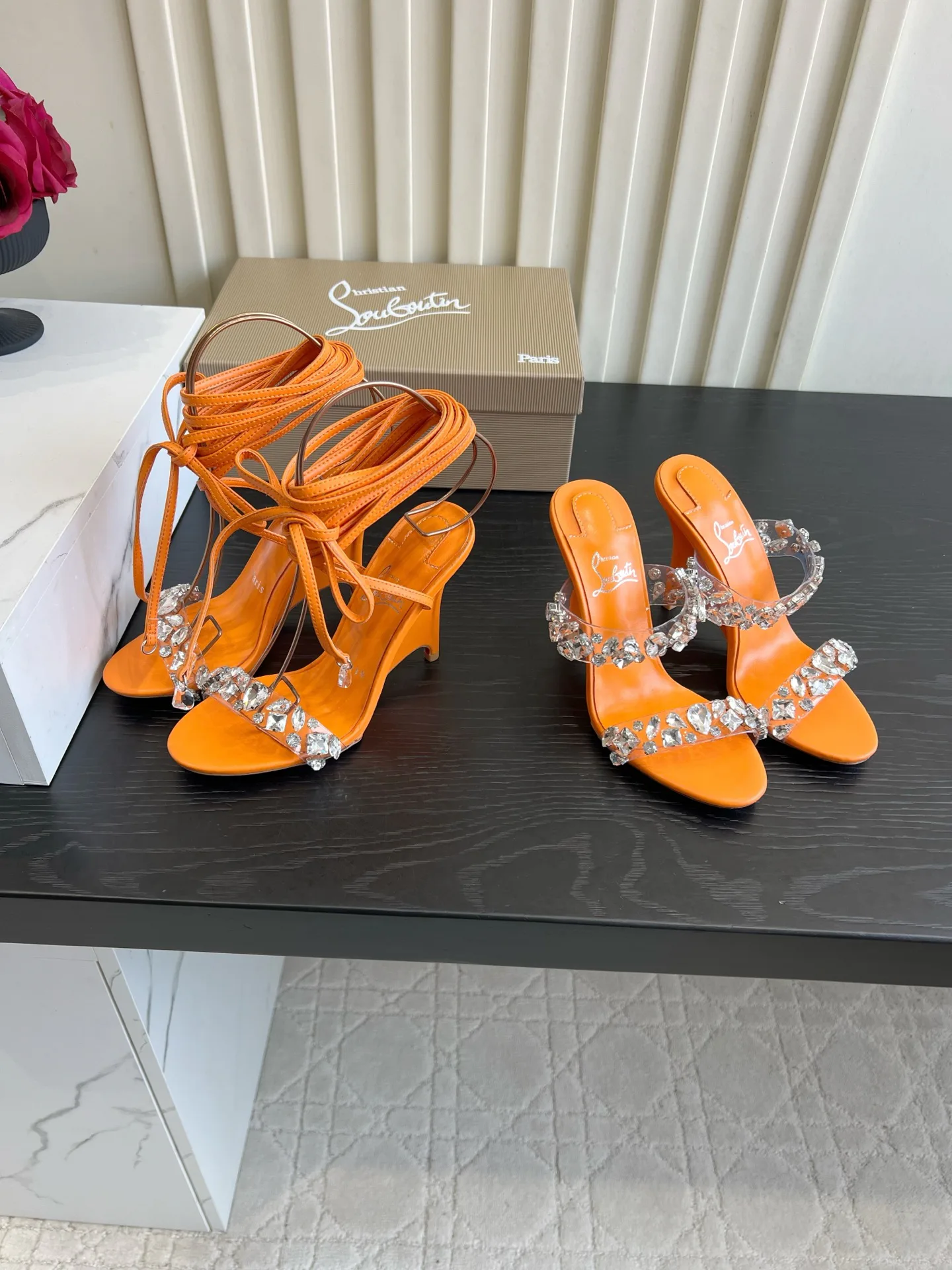 Босоножки Женские Christian Louboutin 18614262