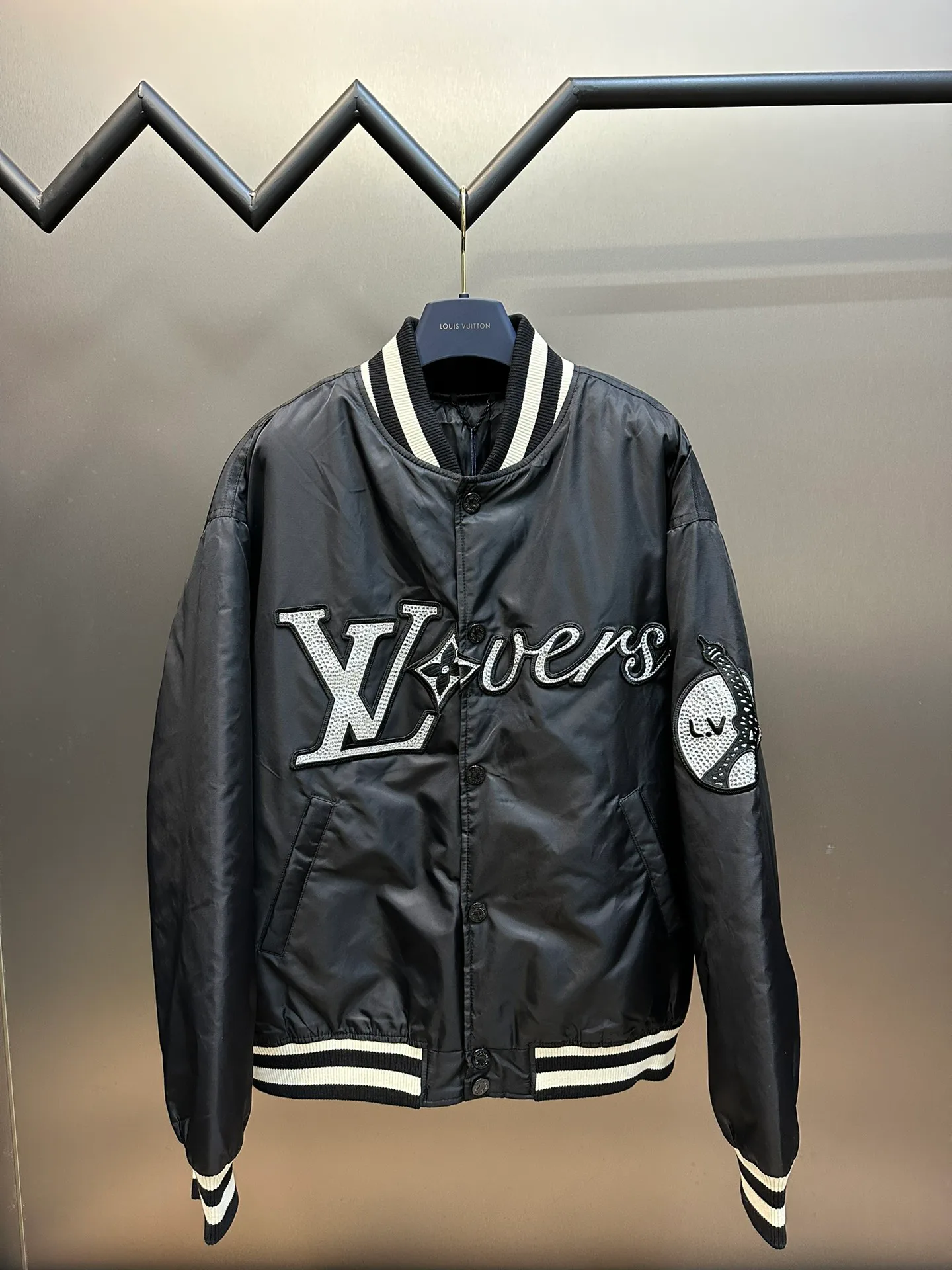 Куртки И Пуховики Женские Louis Vuitton 212673