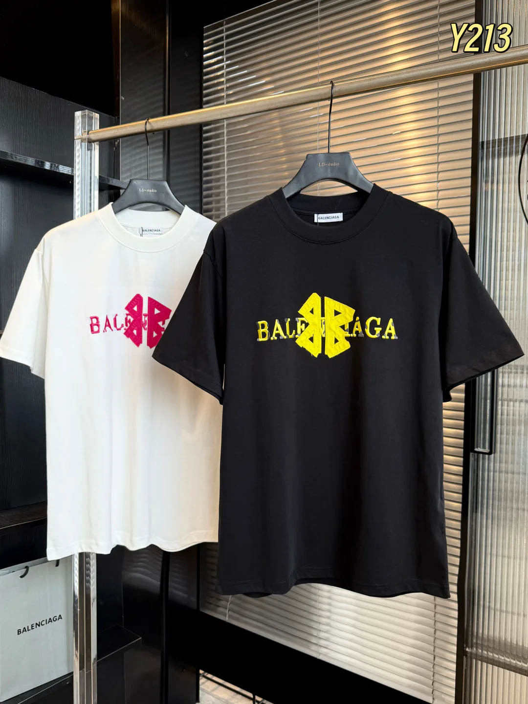 Футболки Женские Balenciaga 741957