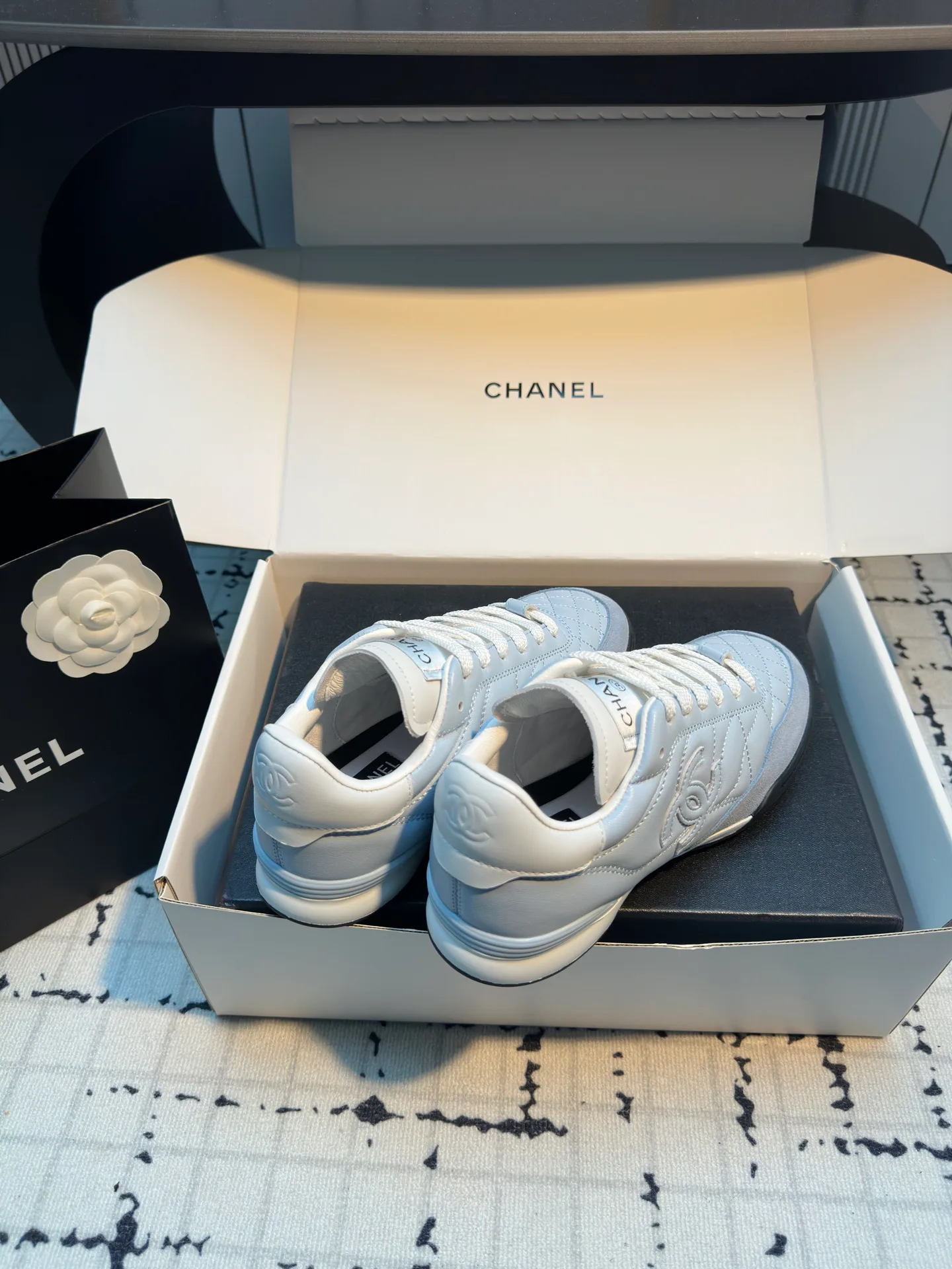 Кроссовки Женские Chanel 10468559