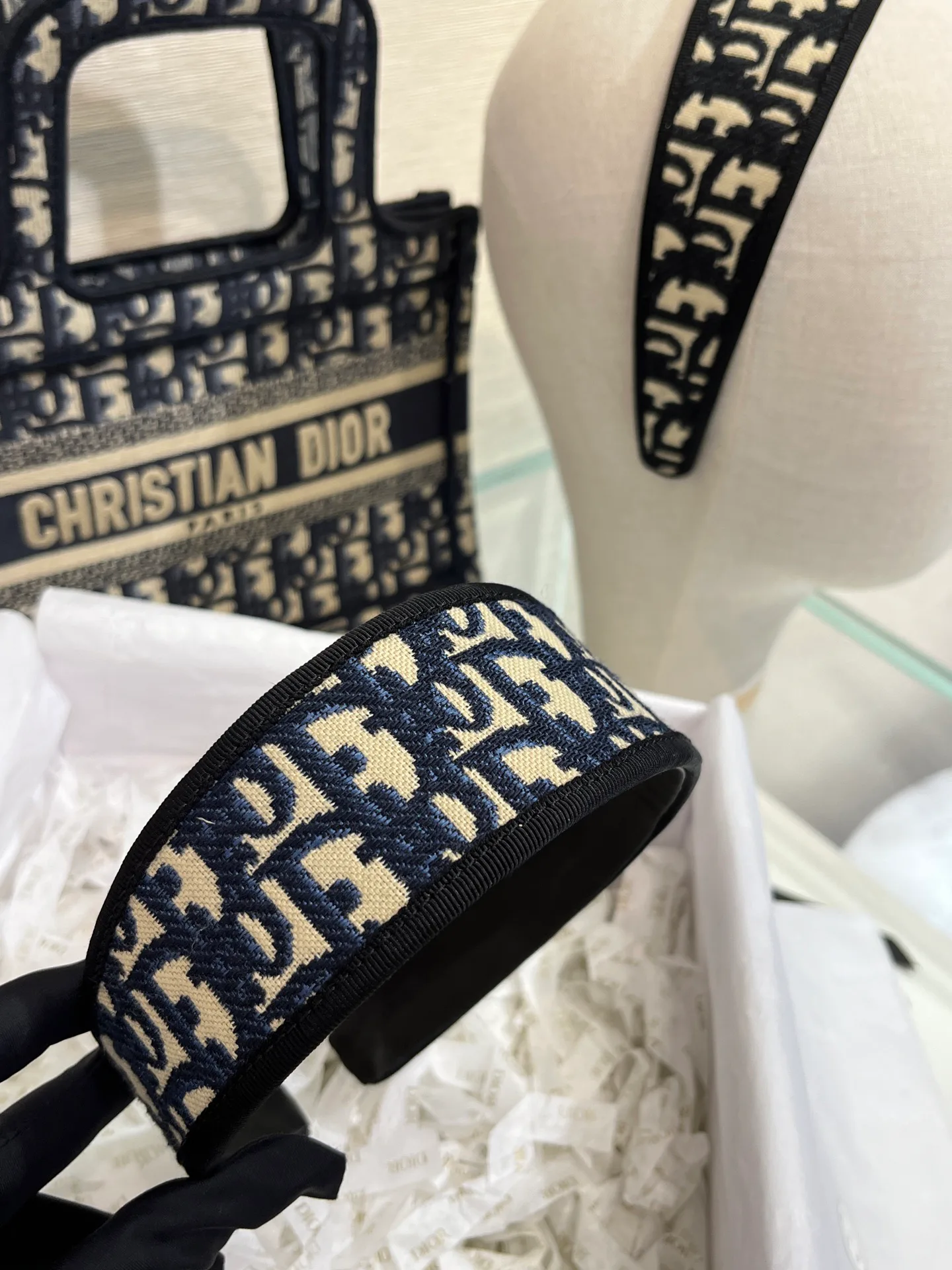 Головные Уборы Christian Dior 11693557