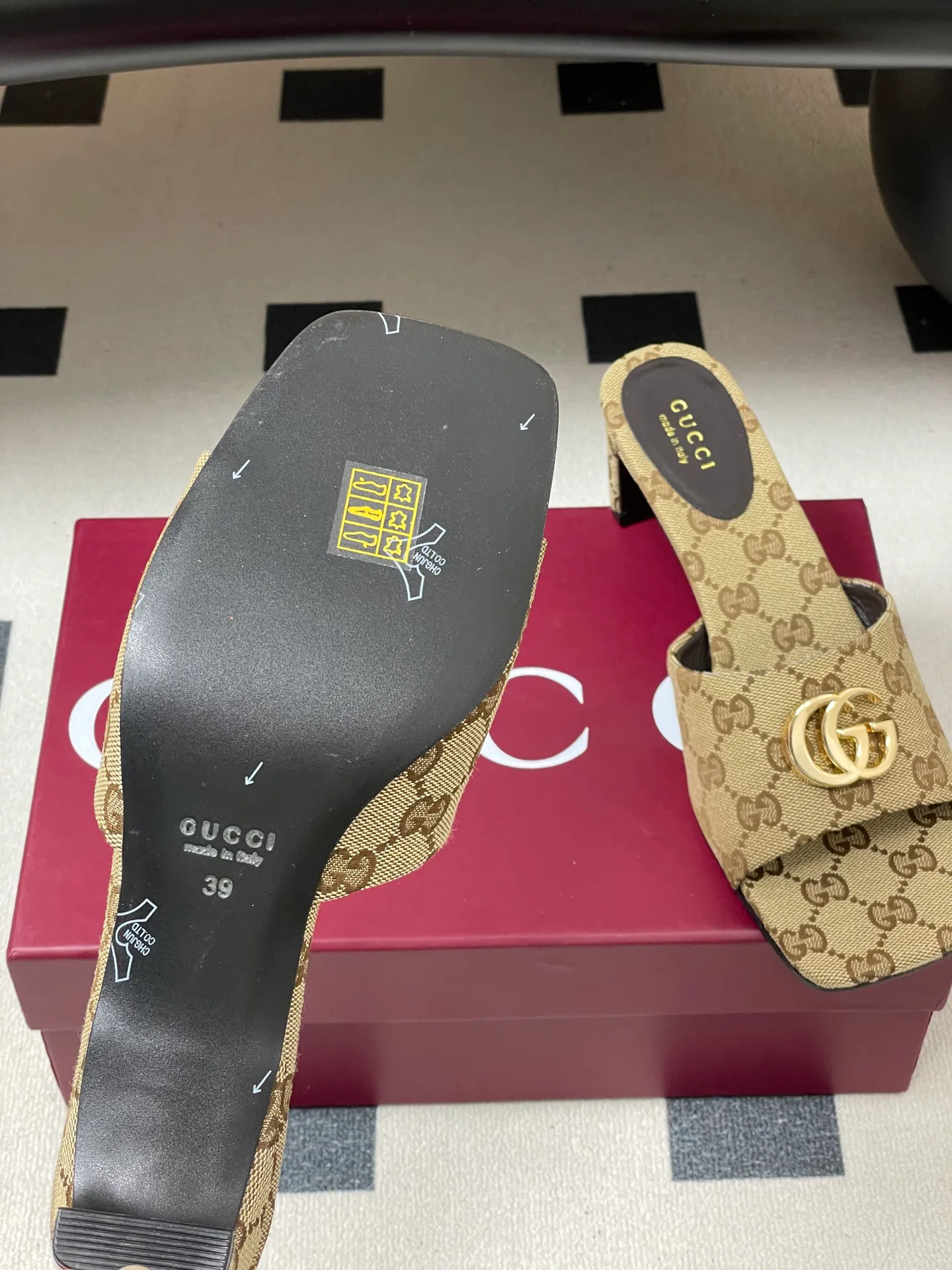 Босоножки Женские Gucci 10395319