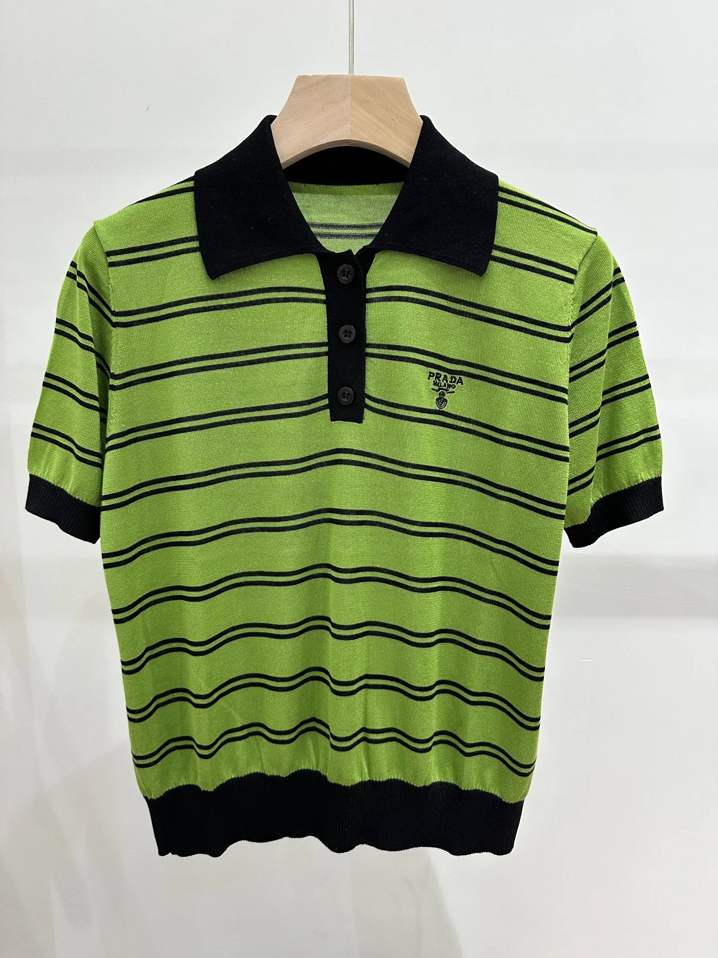 Футболки Женские Prada 23145