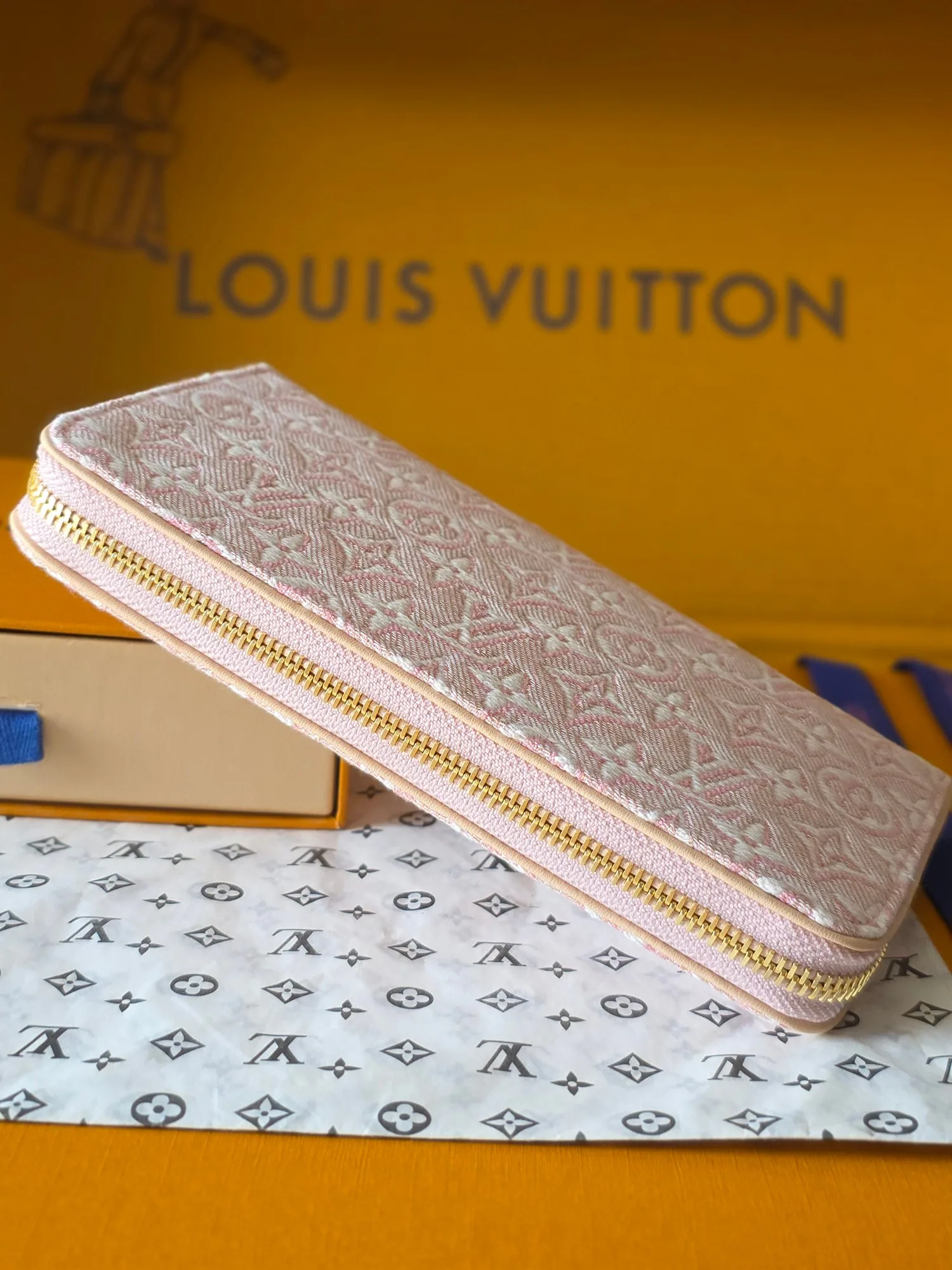 Клатчи Женские Louis Vuitton 18391185