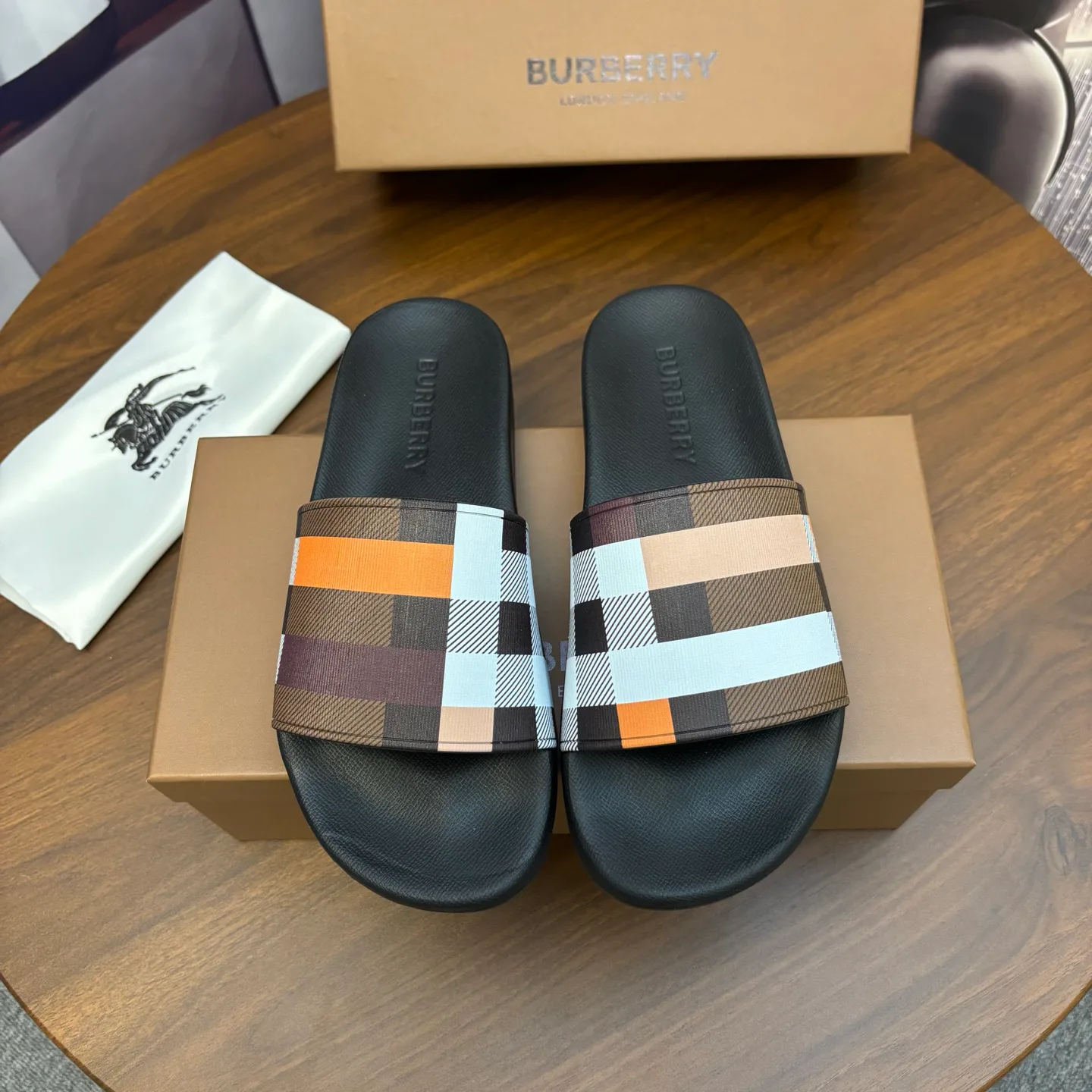 Шлепанцы Женские Burberry 587970