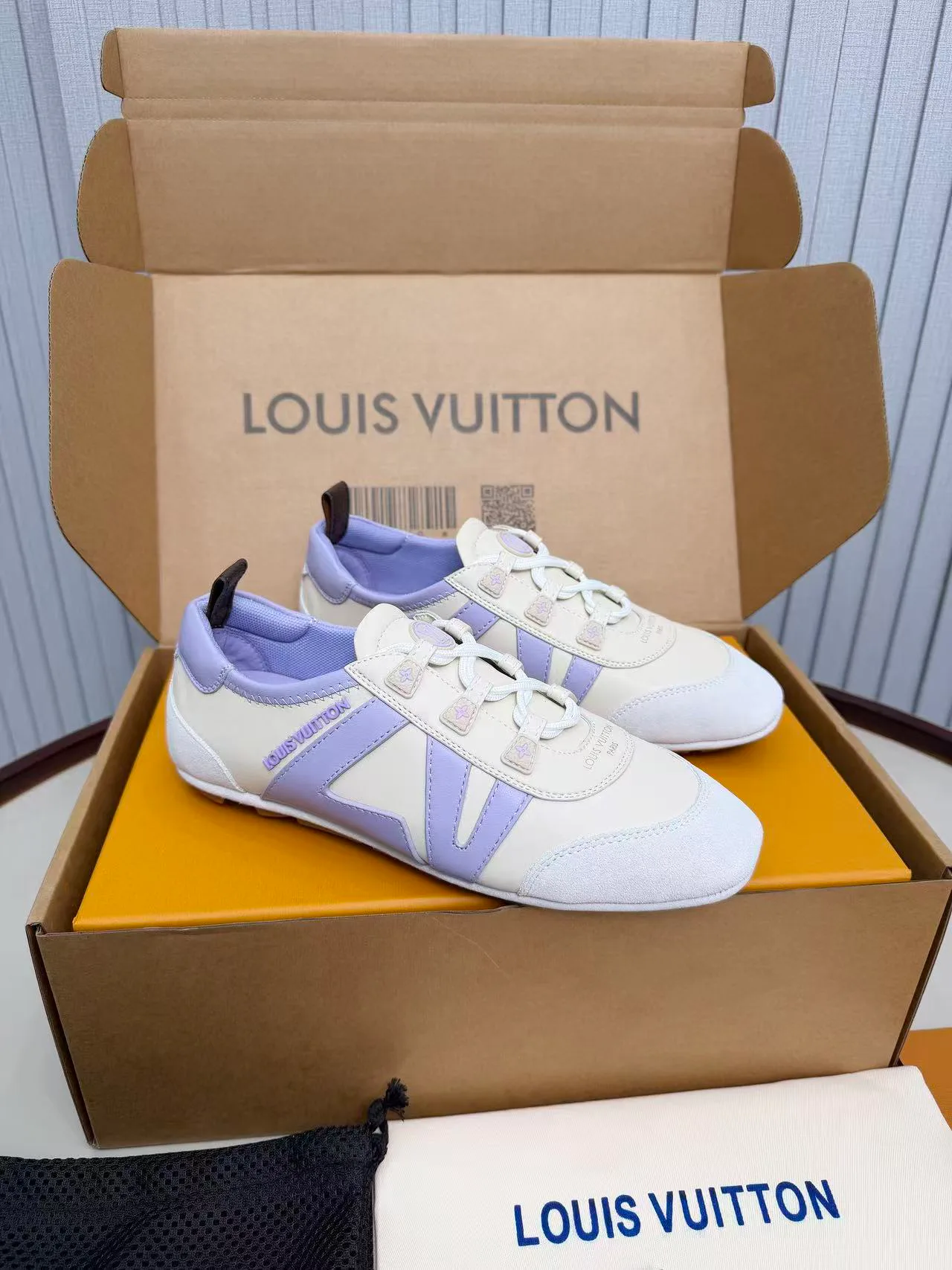 Кроссовки Женские Louis Vuitton 11250638