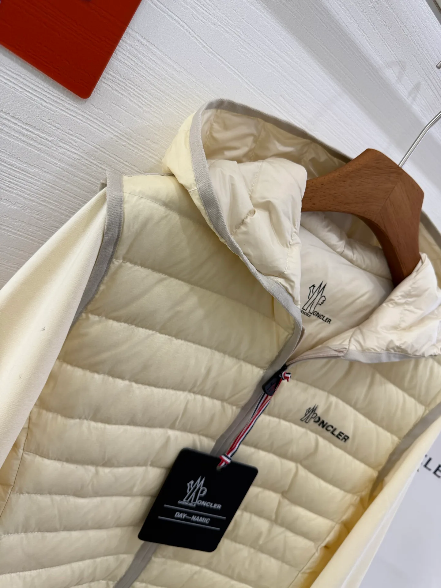 Куртки И Пуховики Женские Moncler 18825201