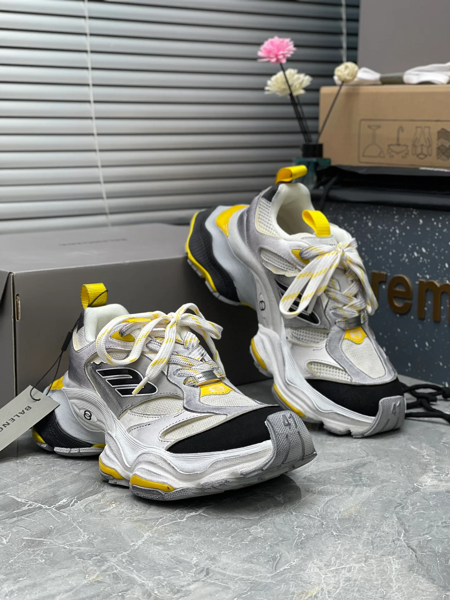 Кроссовки Женские Balenciaga 12799560
