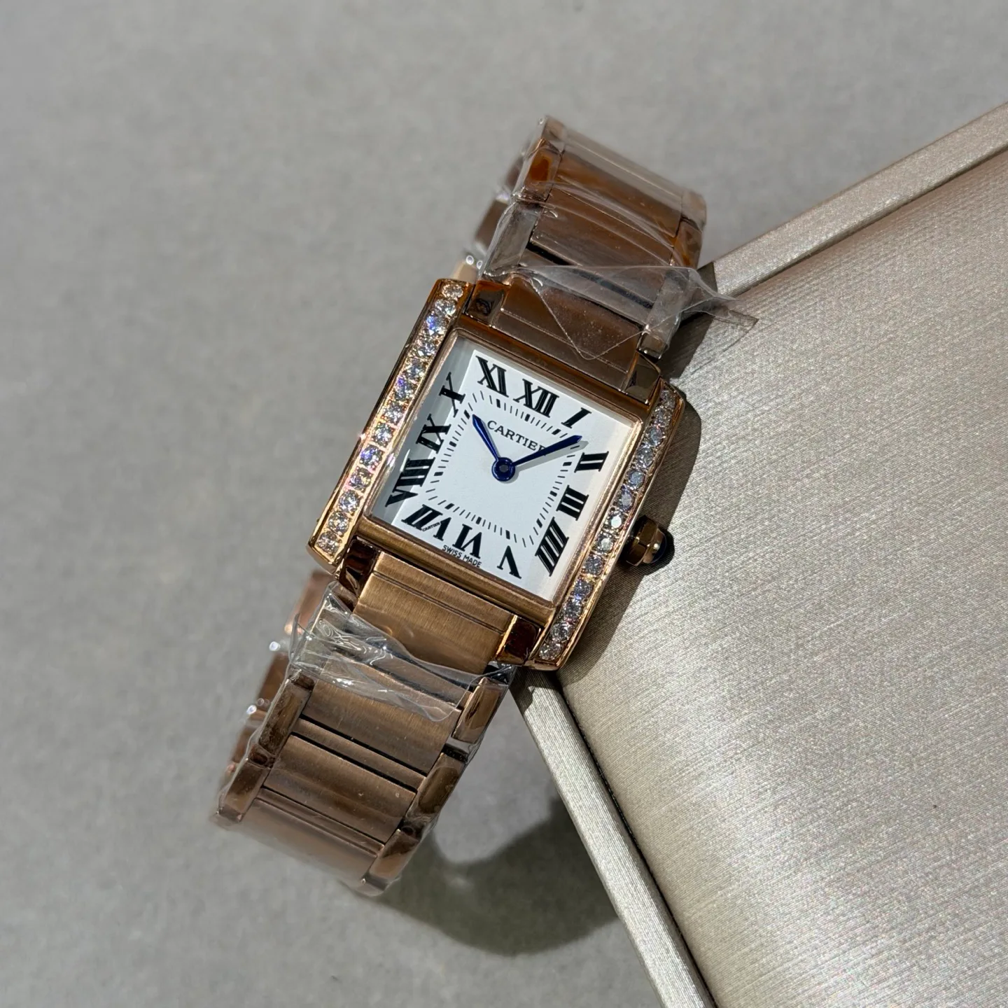 Часы Женские Cartier 17650367