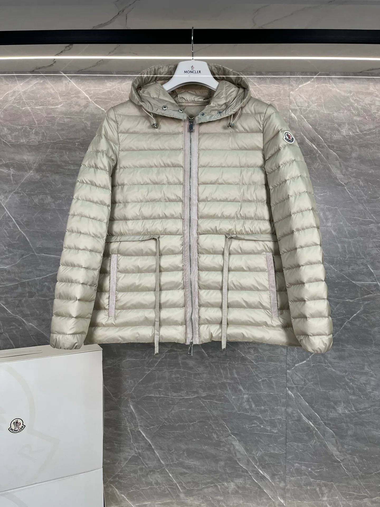 Куртки И Пуховики Женские Moncler 19256645