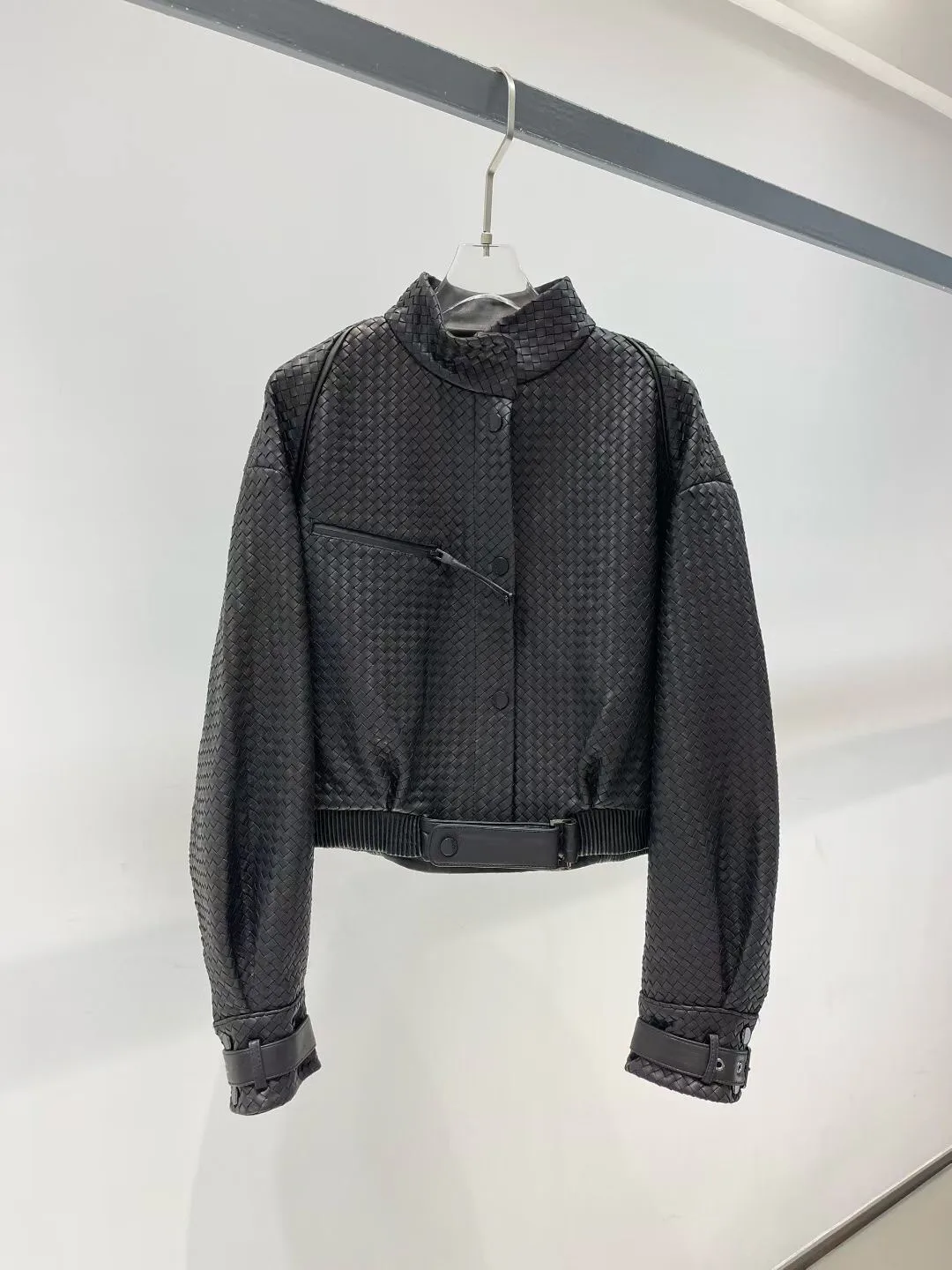Кожаные Куртки И Дублёнки Женские Bottega Veneta 11700524