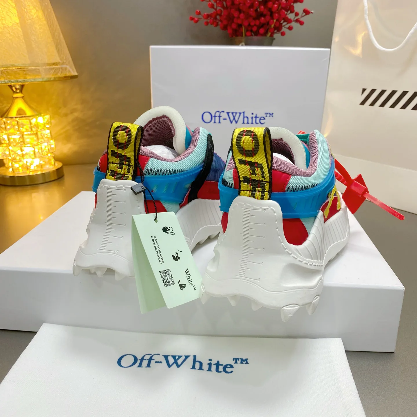 Кроссовки Женские Off-White 17530533