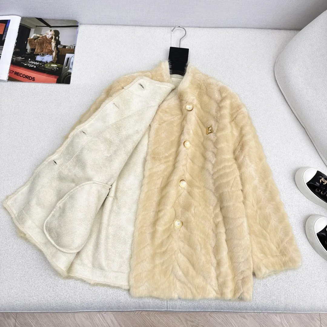 Куртки И Пуховики Женские Fendi 723197