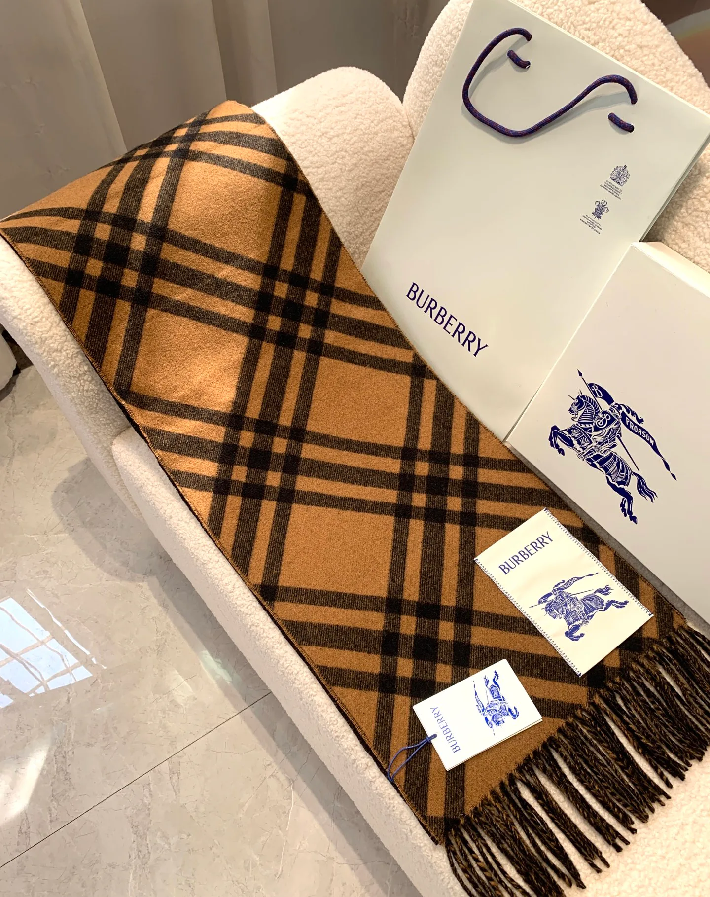 Шарфы Burberry 5944072