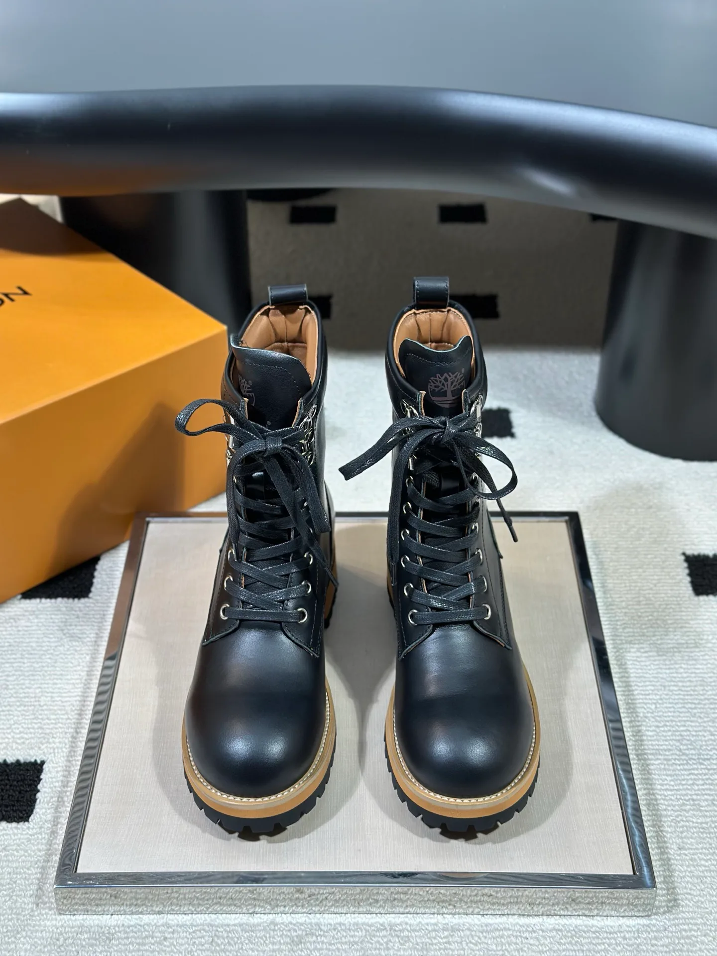 Ботинки Женские Louis Vuitton 18638529