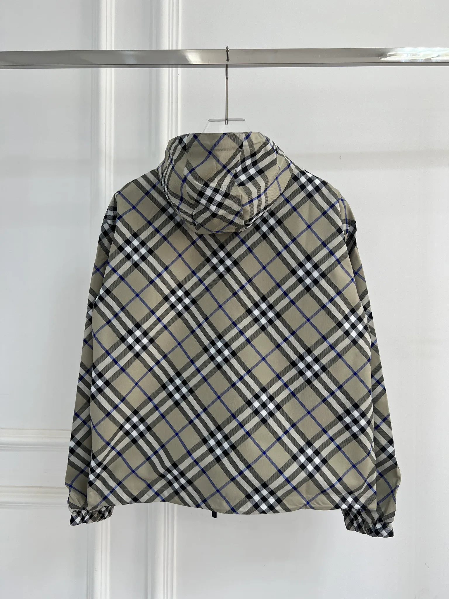 Куртки И Пуховики Женские Burberry 18415772