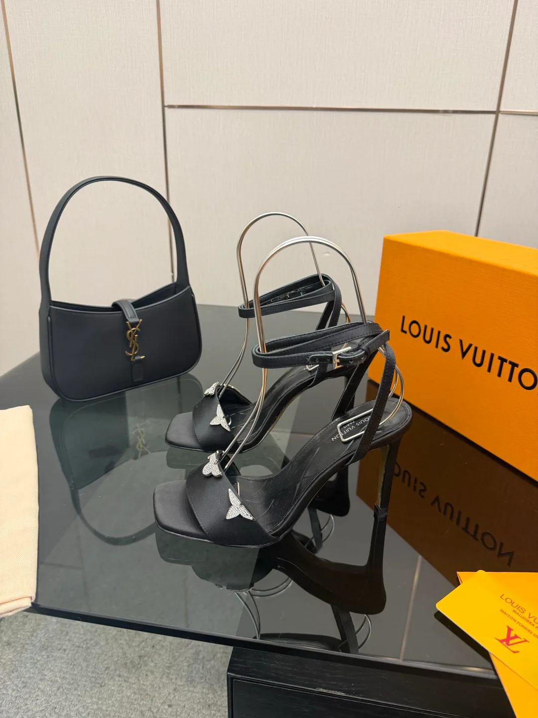 Босоножки Женские Louis Vuitton 5052035