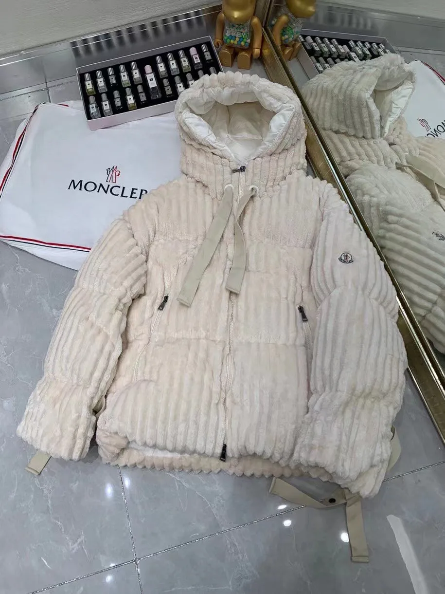 Куртки И Пуховики Женские Moncler 18869348