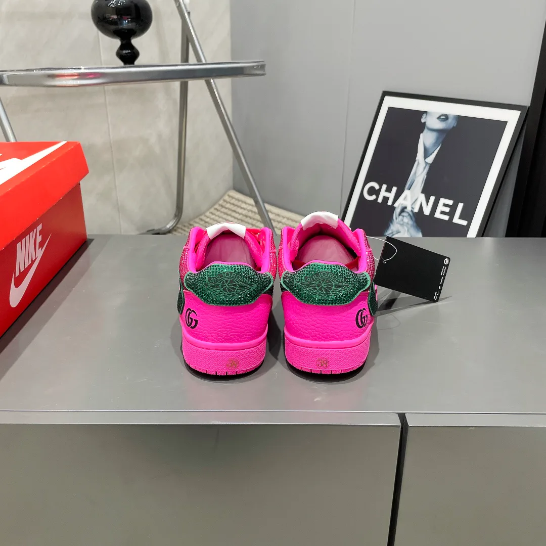 Кроссовки Женские Gucci 209023