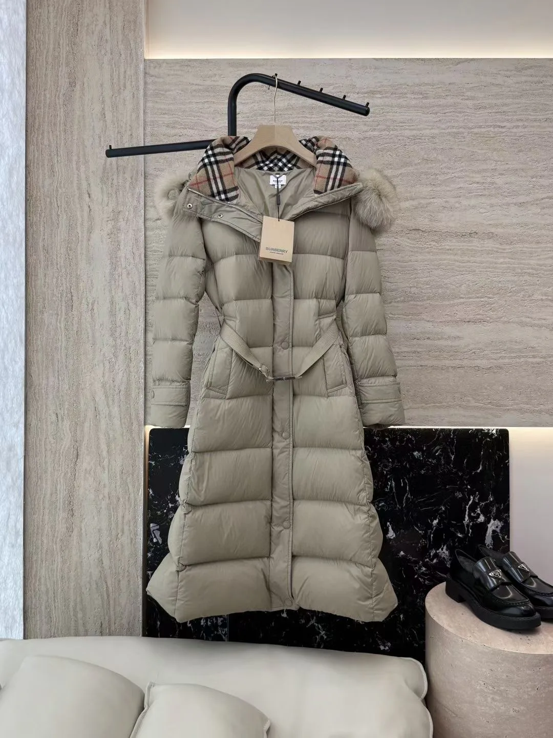 Куртки И Пуховики Женские Burberry 18169336