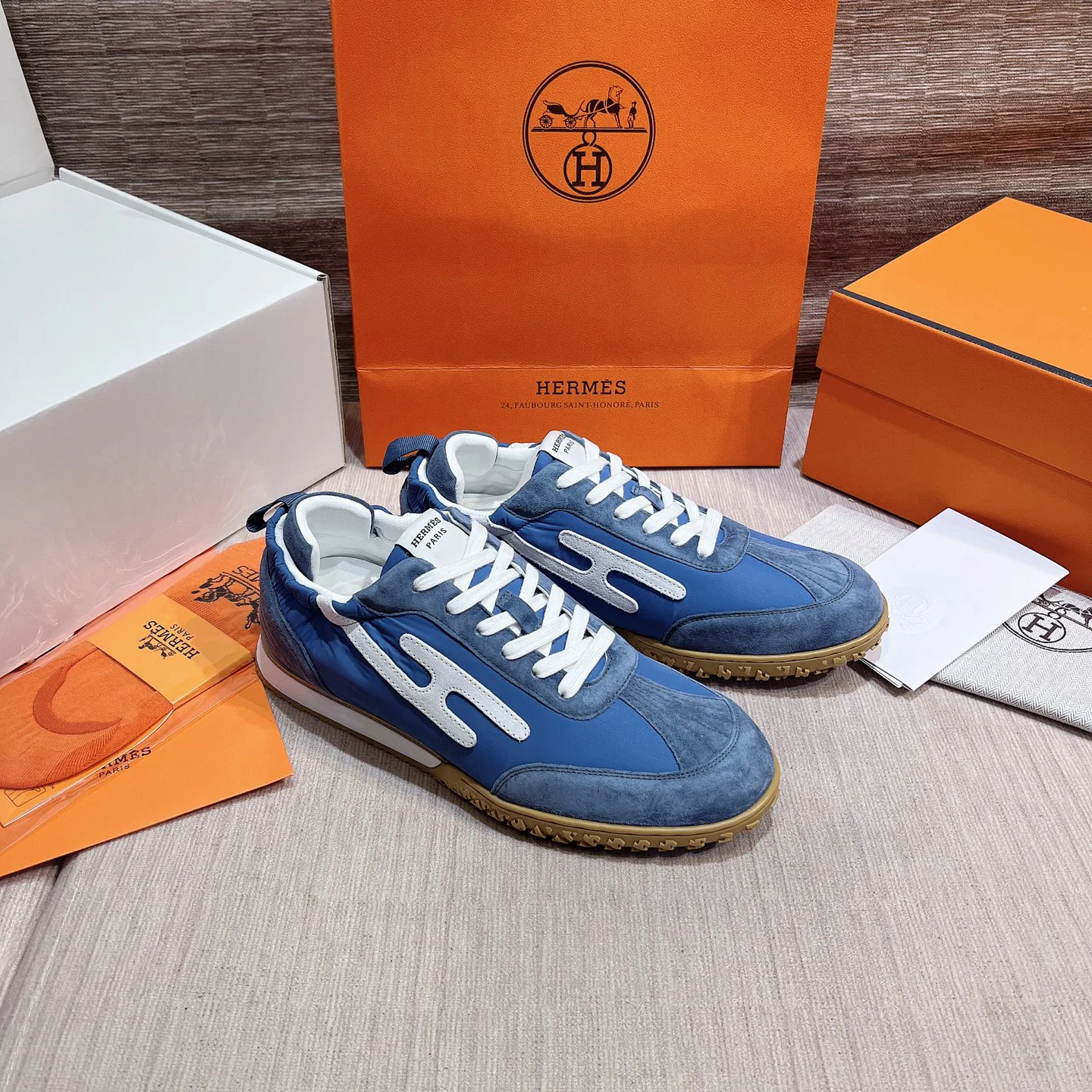Кроссовки Женские Hermes 17749544