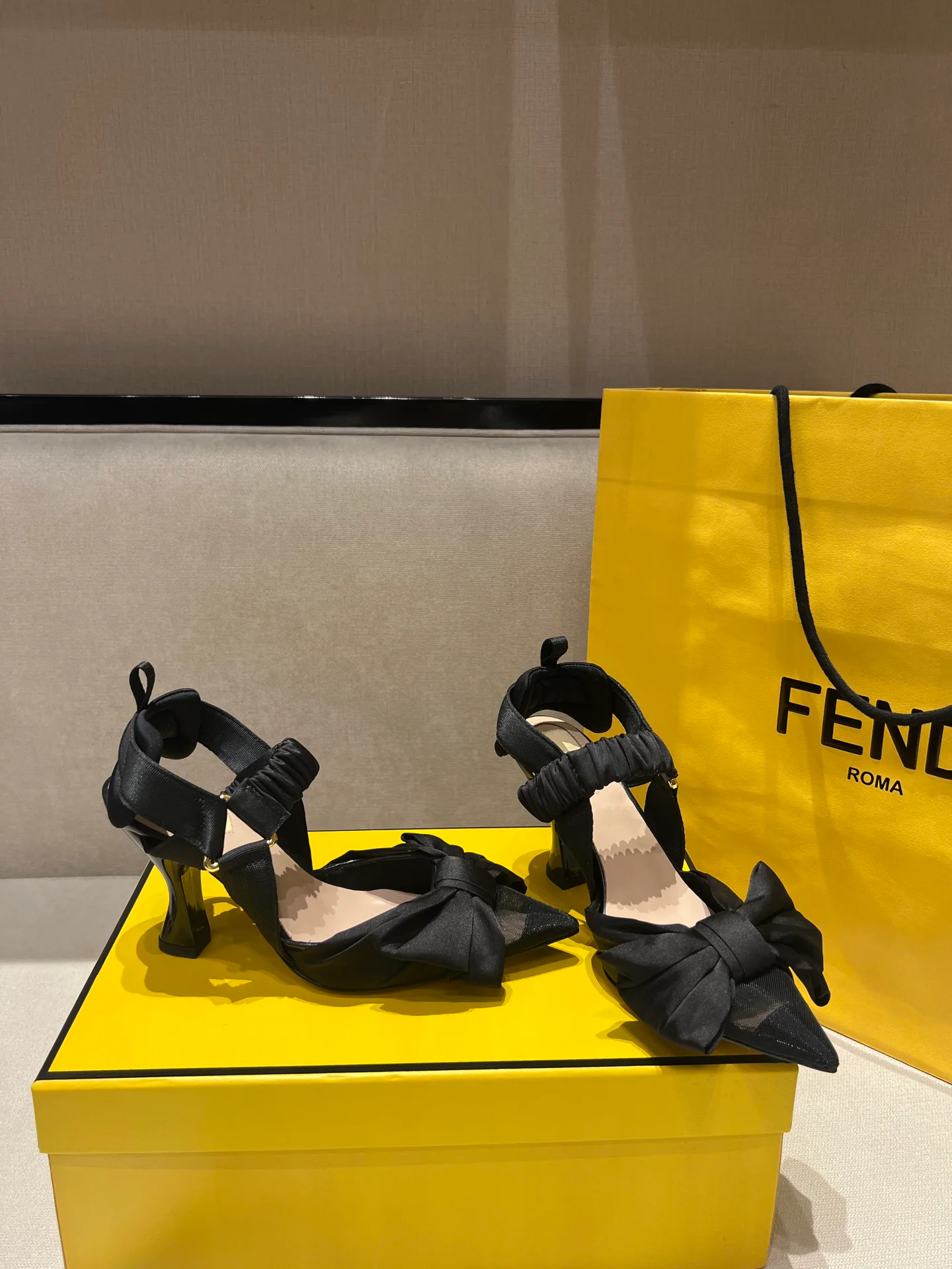 Босоножки Женские Fendi 11699669