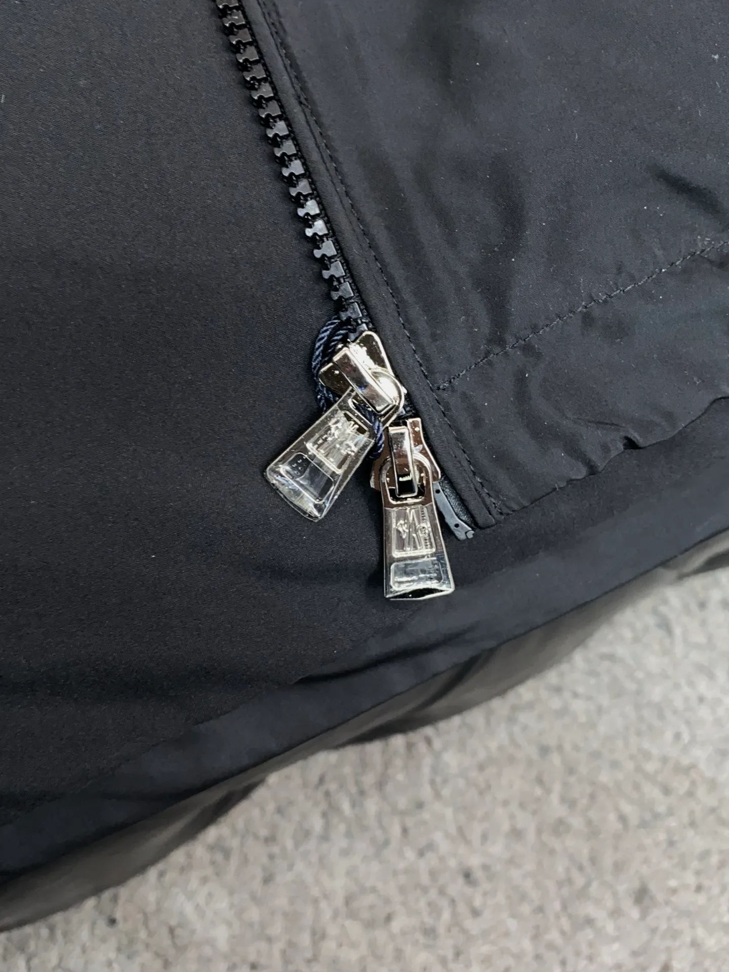 Куртки И Пуховики Мужские Moncler 11523278