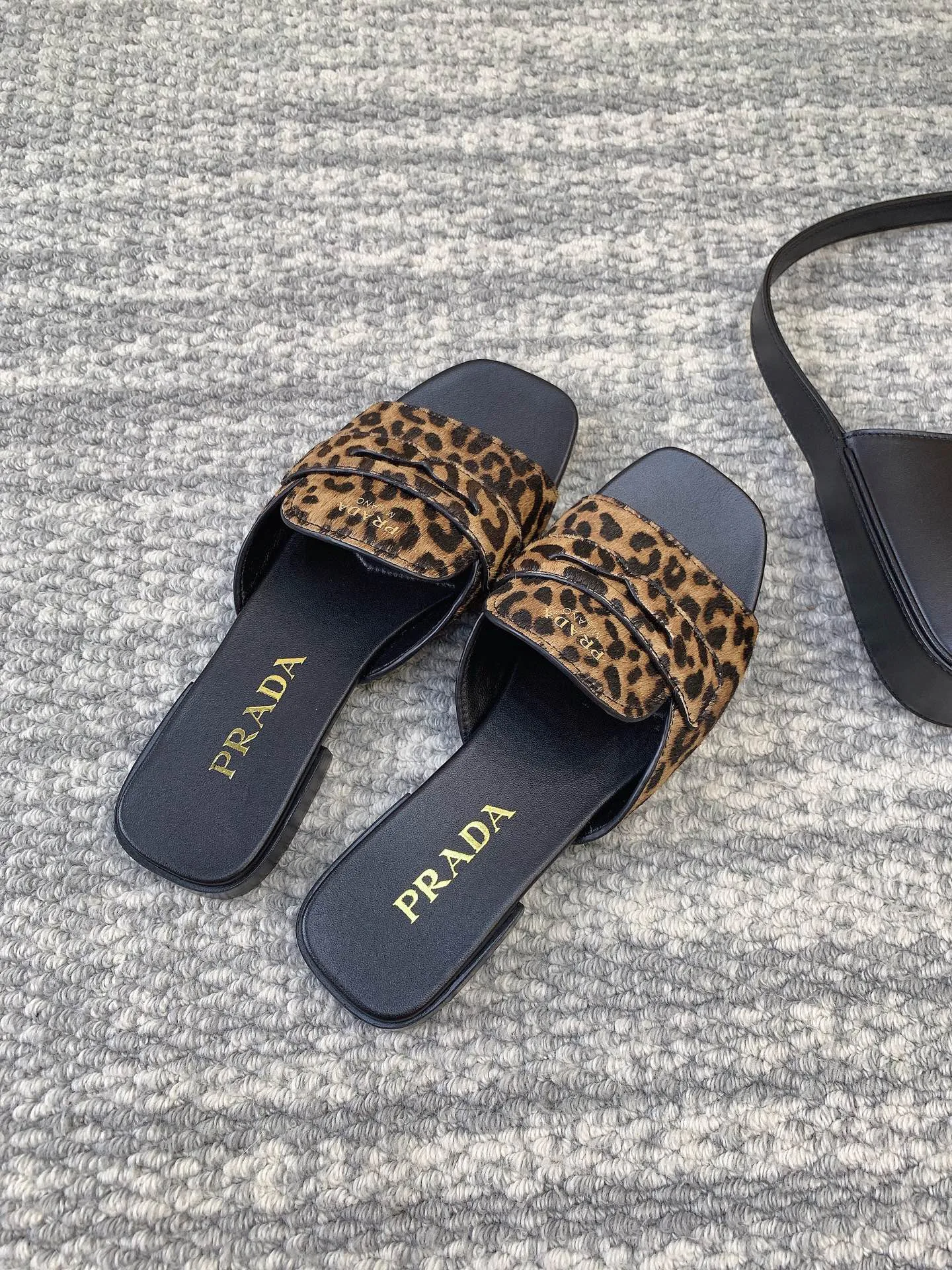 Босоножки Женские Prada 13229109