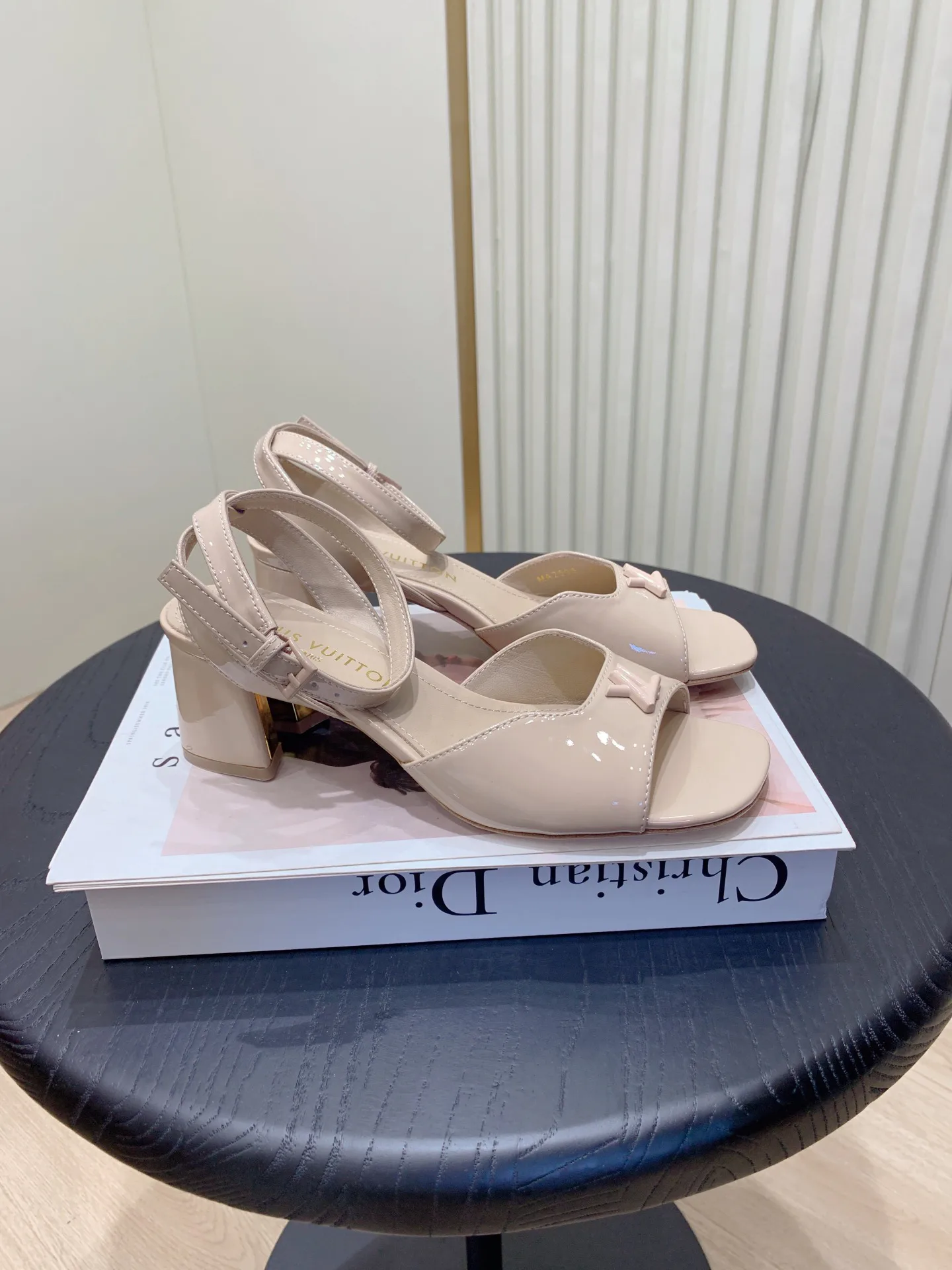 Туфли Женские Louis Vuitton 1834441