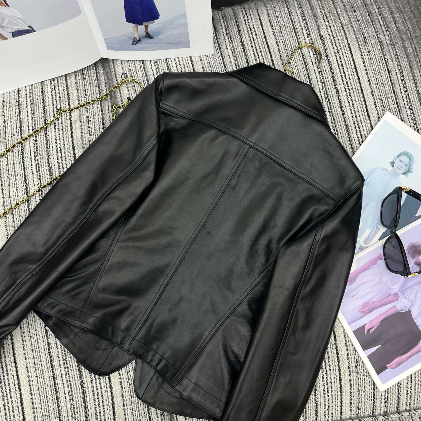 Кожаные Куртки И Дублёнки Женские Chanel 19371698