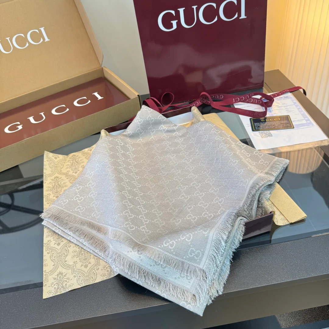 Шарфы Gucci 18275078