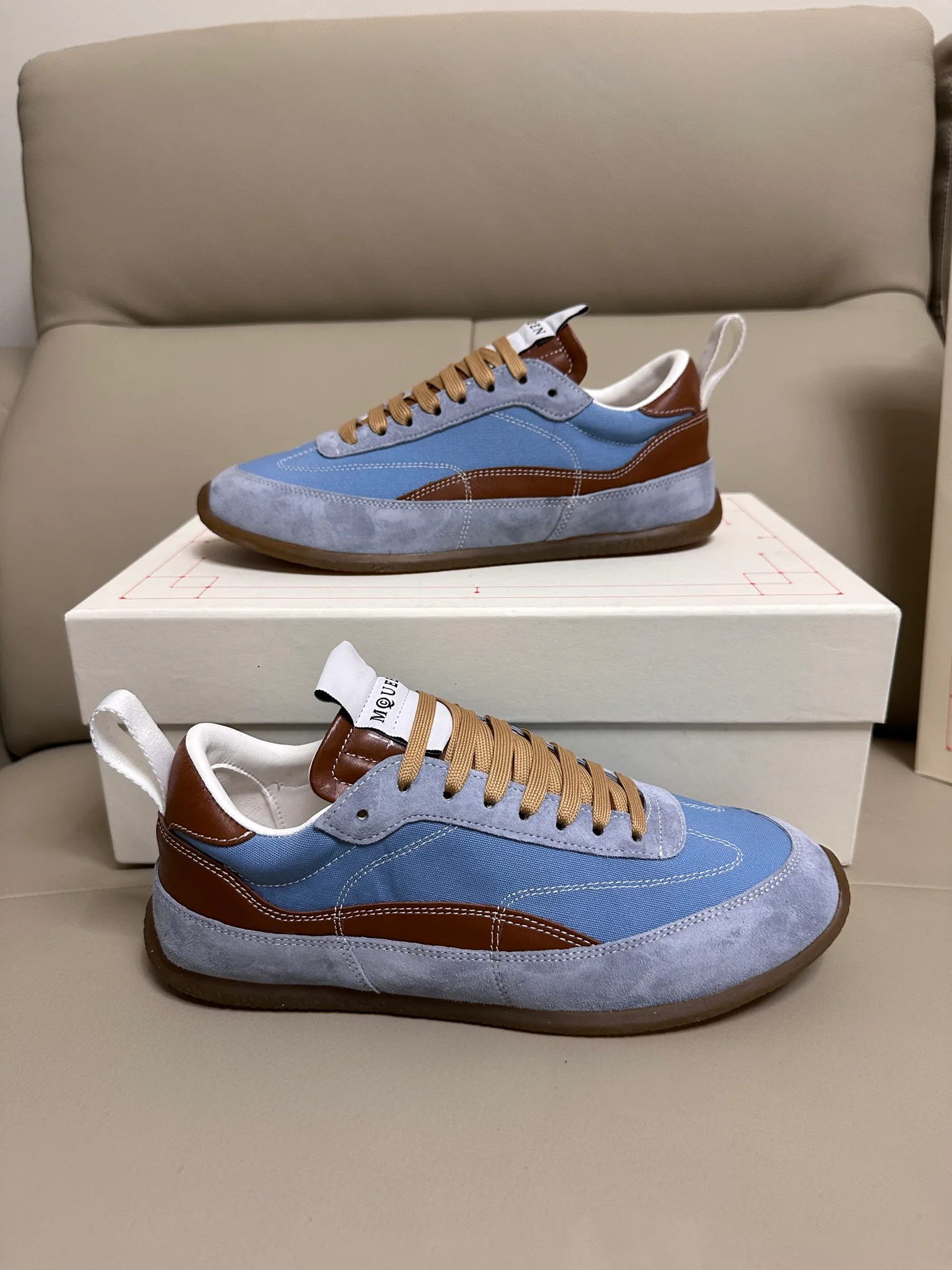 Кроссовки Женские Alexander Mcqueen 18616747