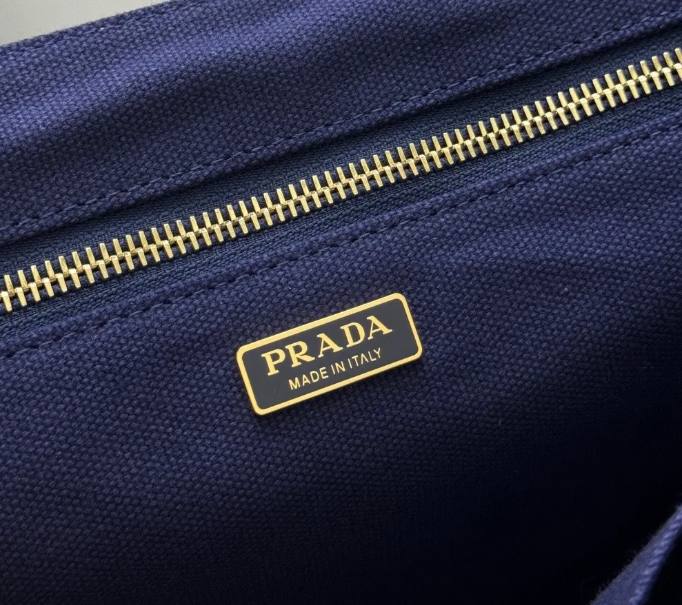 Классические Сумки Женские Prada 11164980