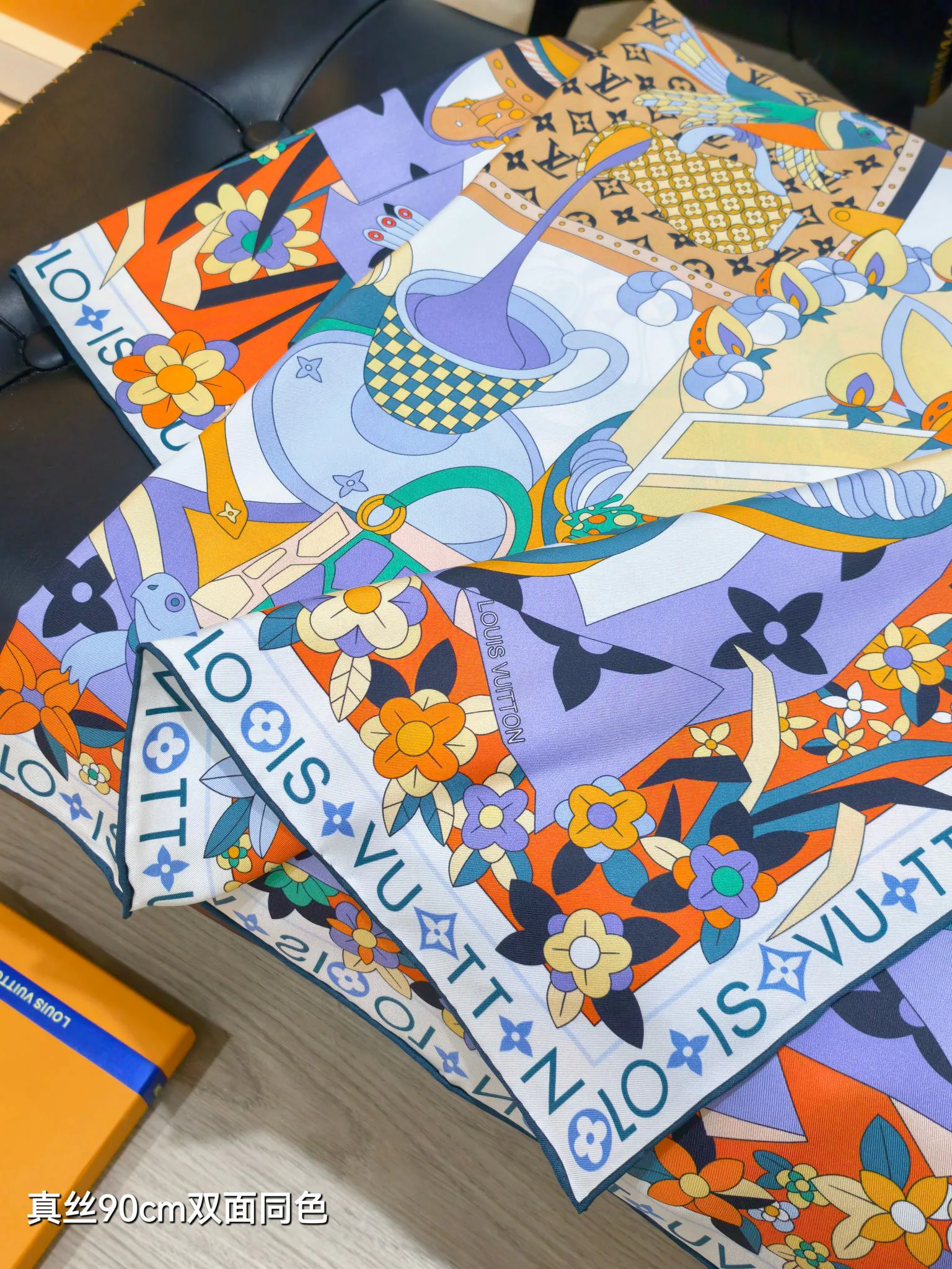 Текстиль Louis Vuitton 13208407