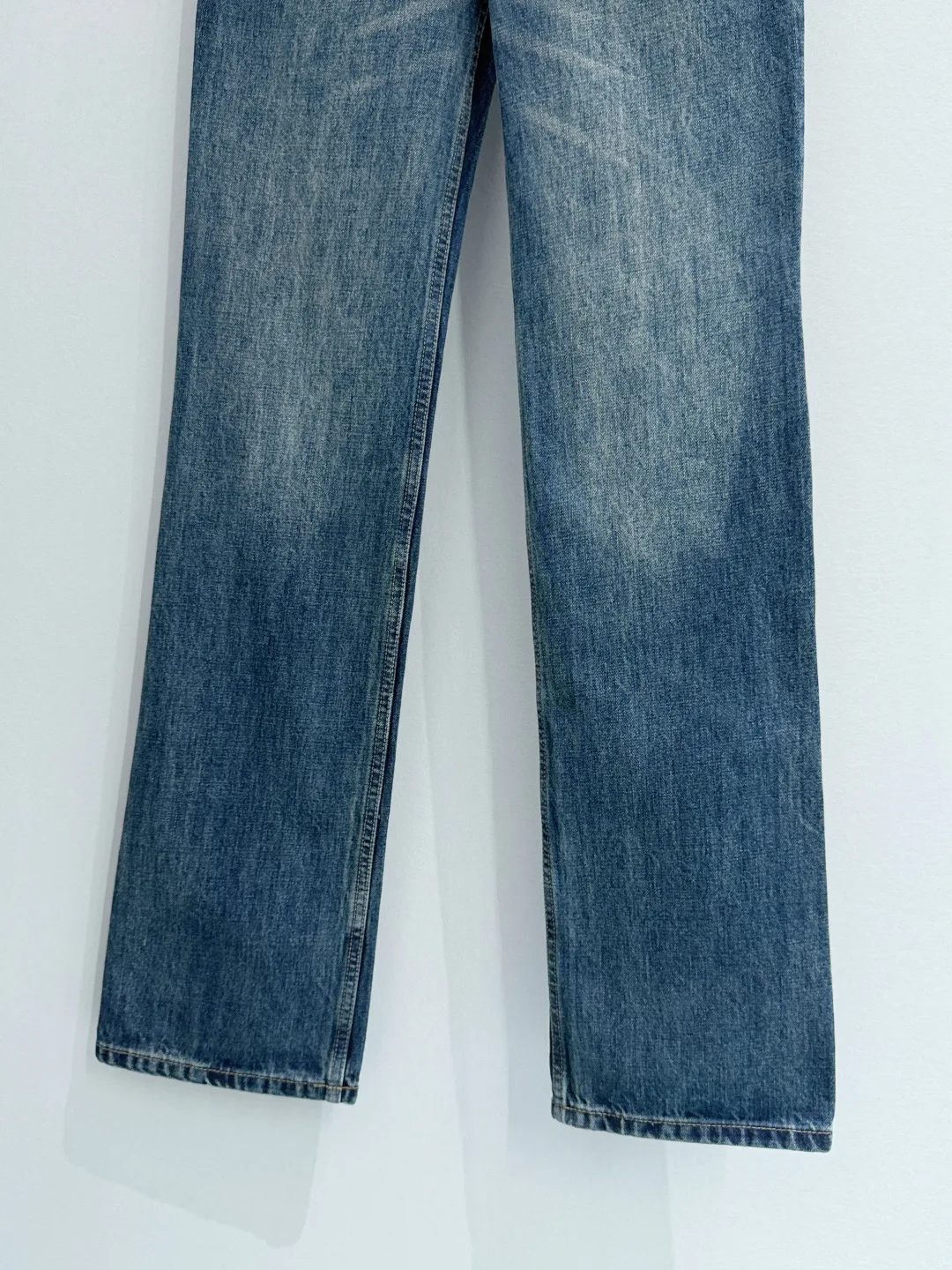 Джинсы Женские Saint Laurent 10433203