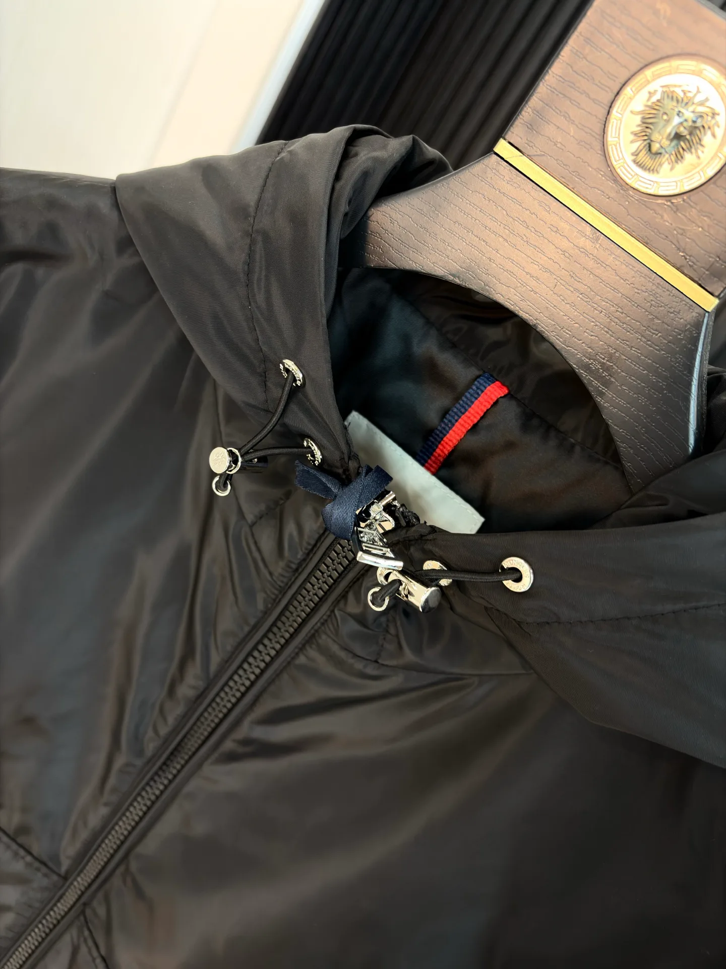 Куртки И Пуховики Мужские Moncler 18218449