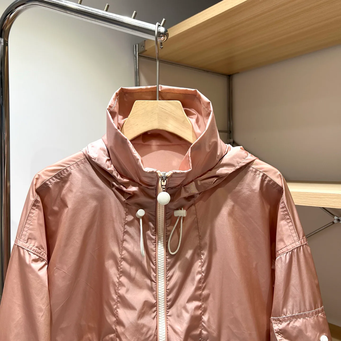 Куртки И Пуховики Женские Moncler 14368540
