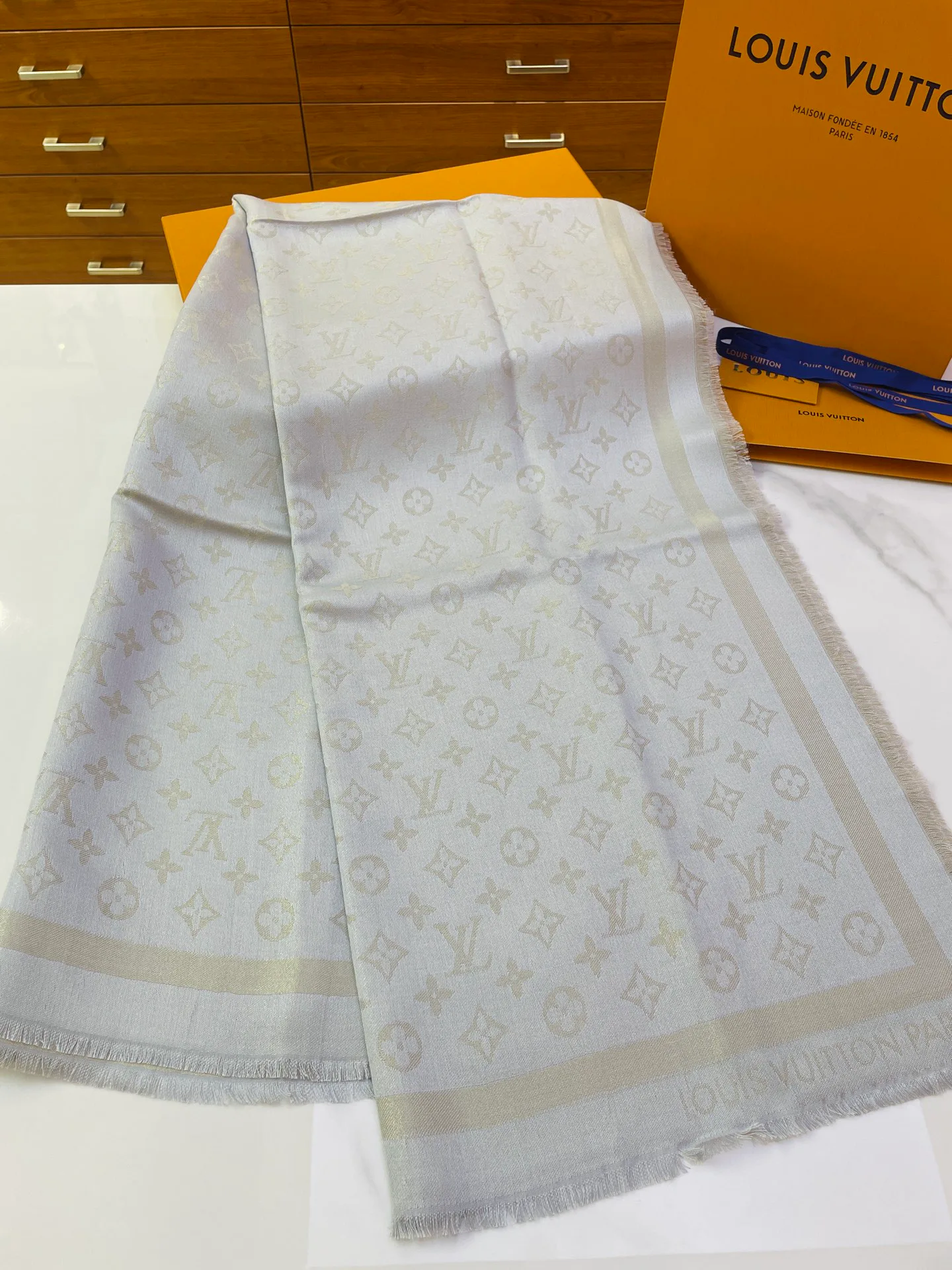 Шарфы Louis Vuitton 17898732