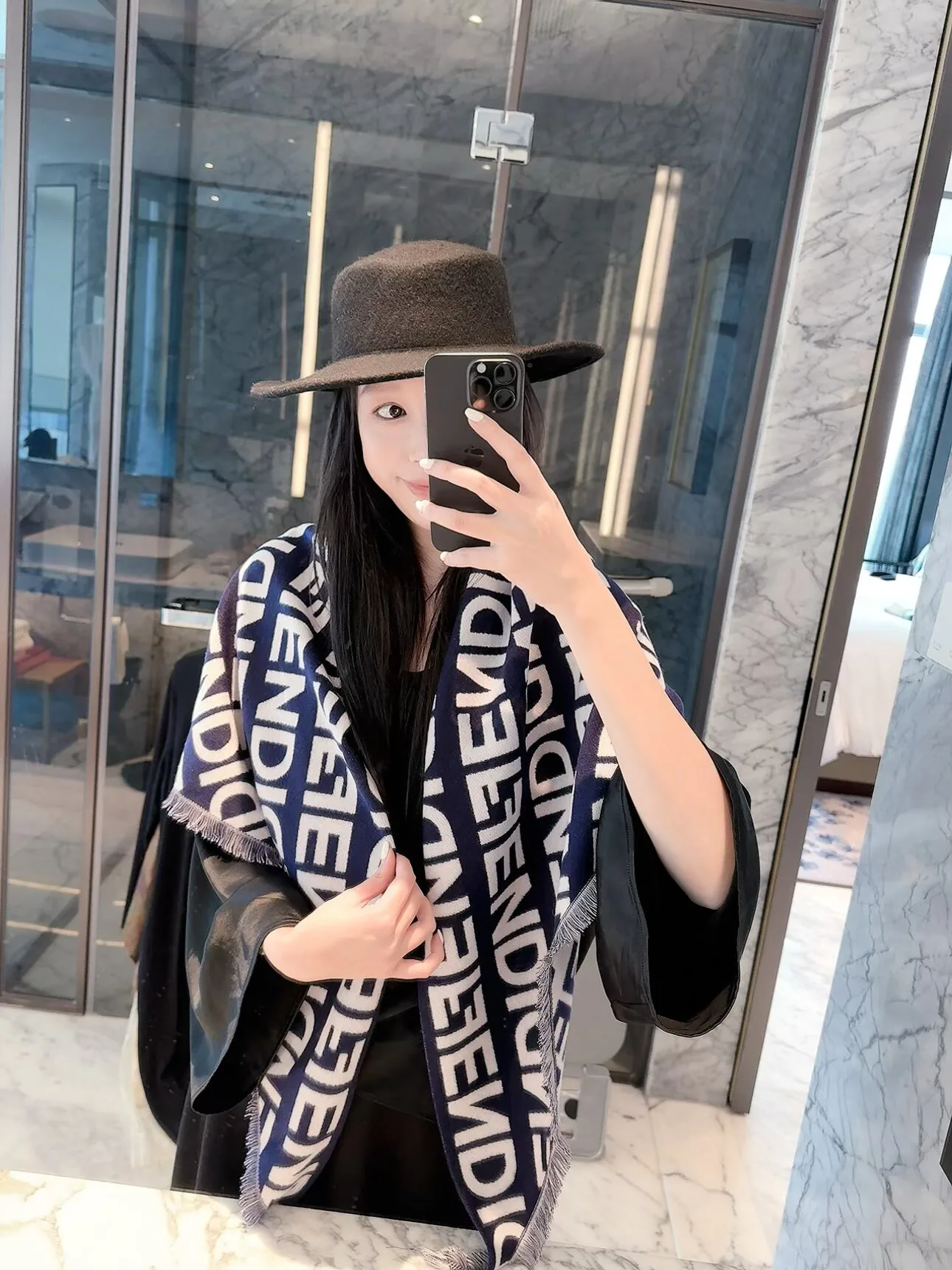 Шарфы Fendi 18002888