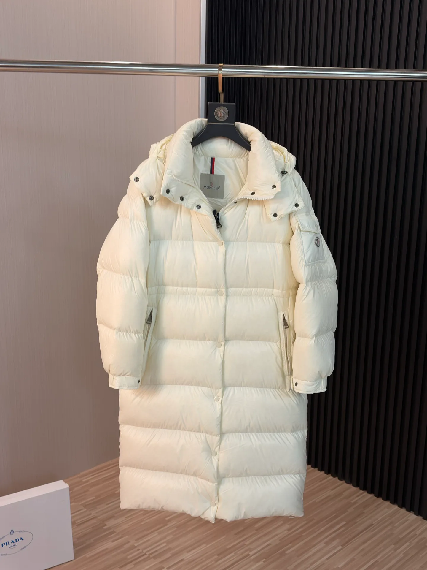 Куртки И Пуховики Женские Moncler 18491621