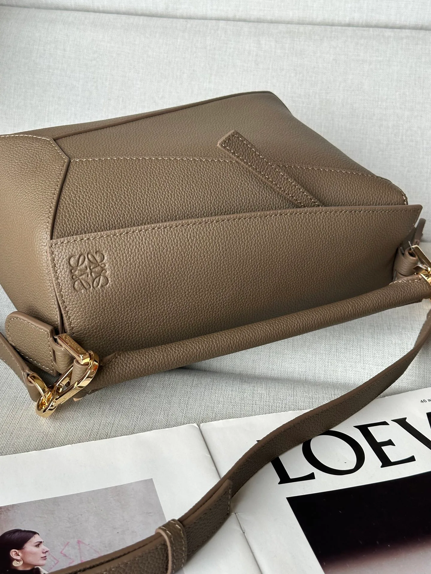 Классические Сумки Женские Loewe 13339540