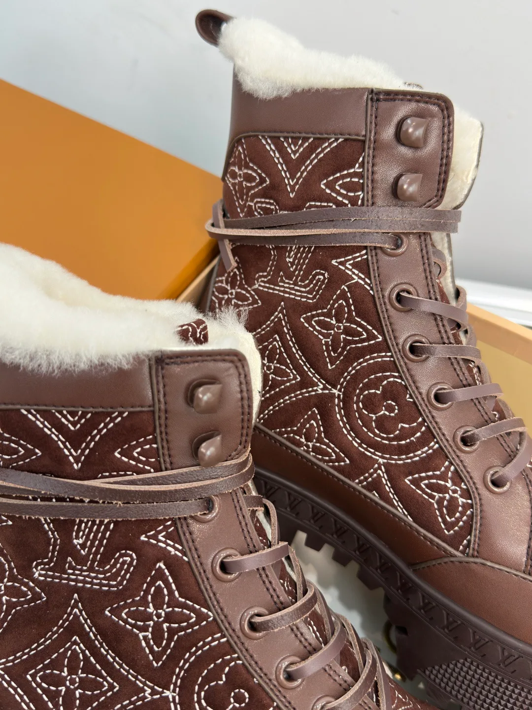 Ботинки Женские Louis Vuitton 18741684