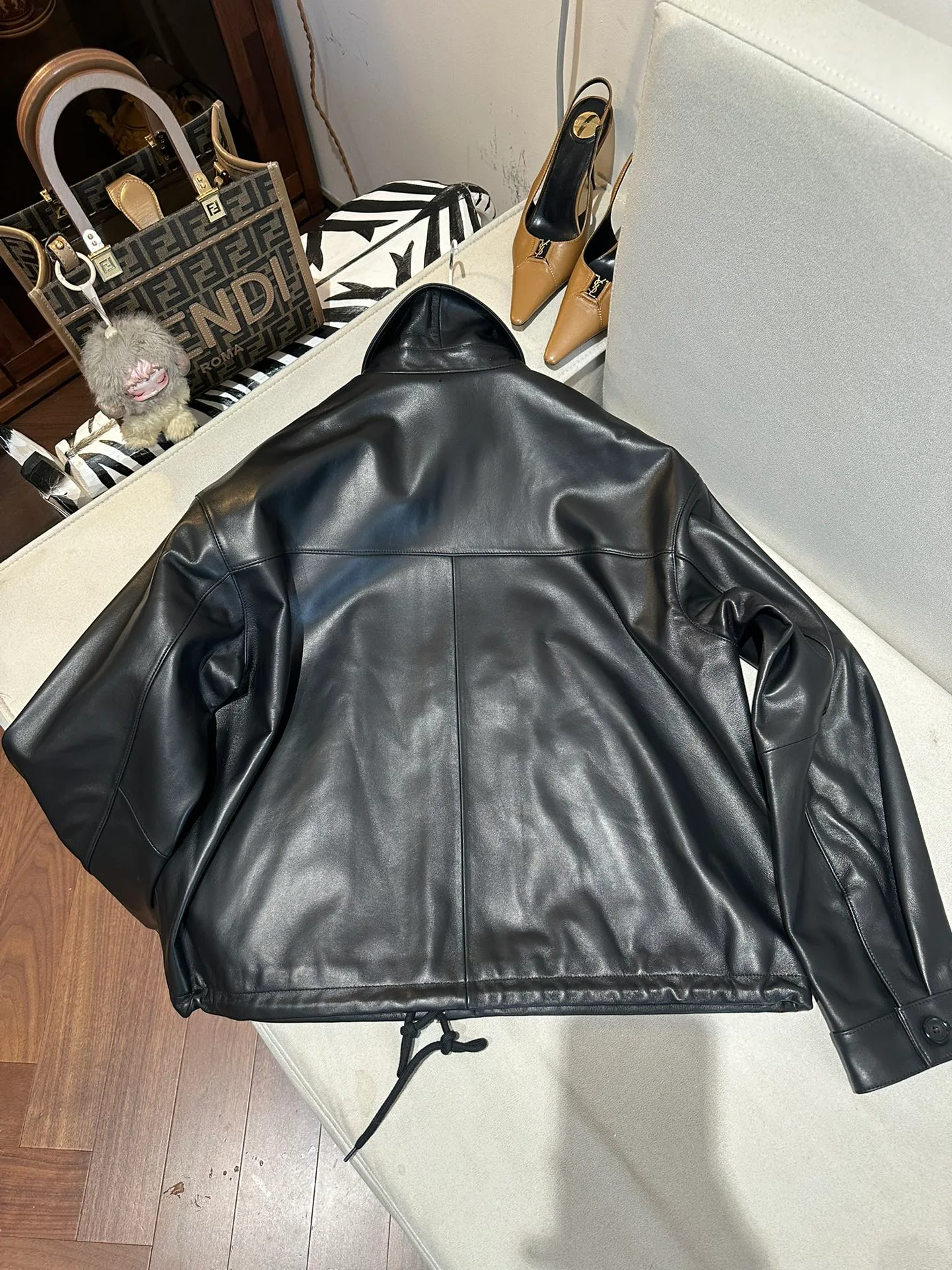 Кожаные Куртки И Дублёнки Женские Prada 4749804