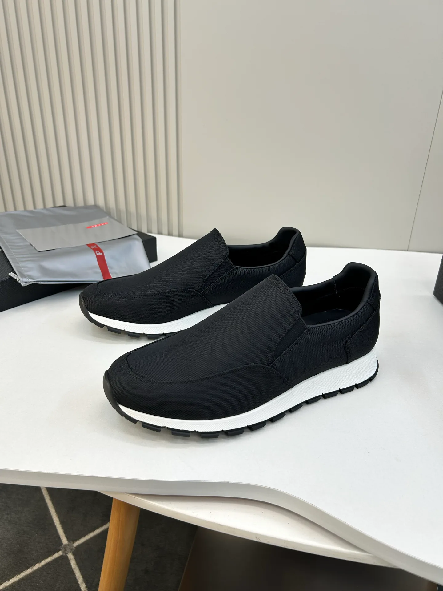 Кроссовки Мужские Prada 18267398