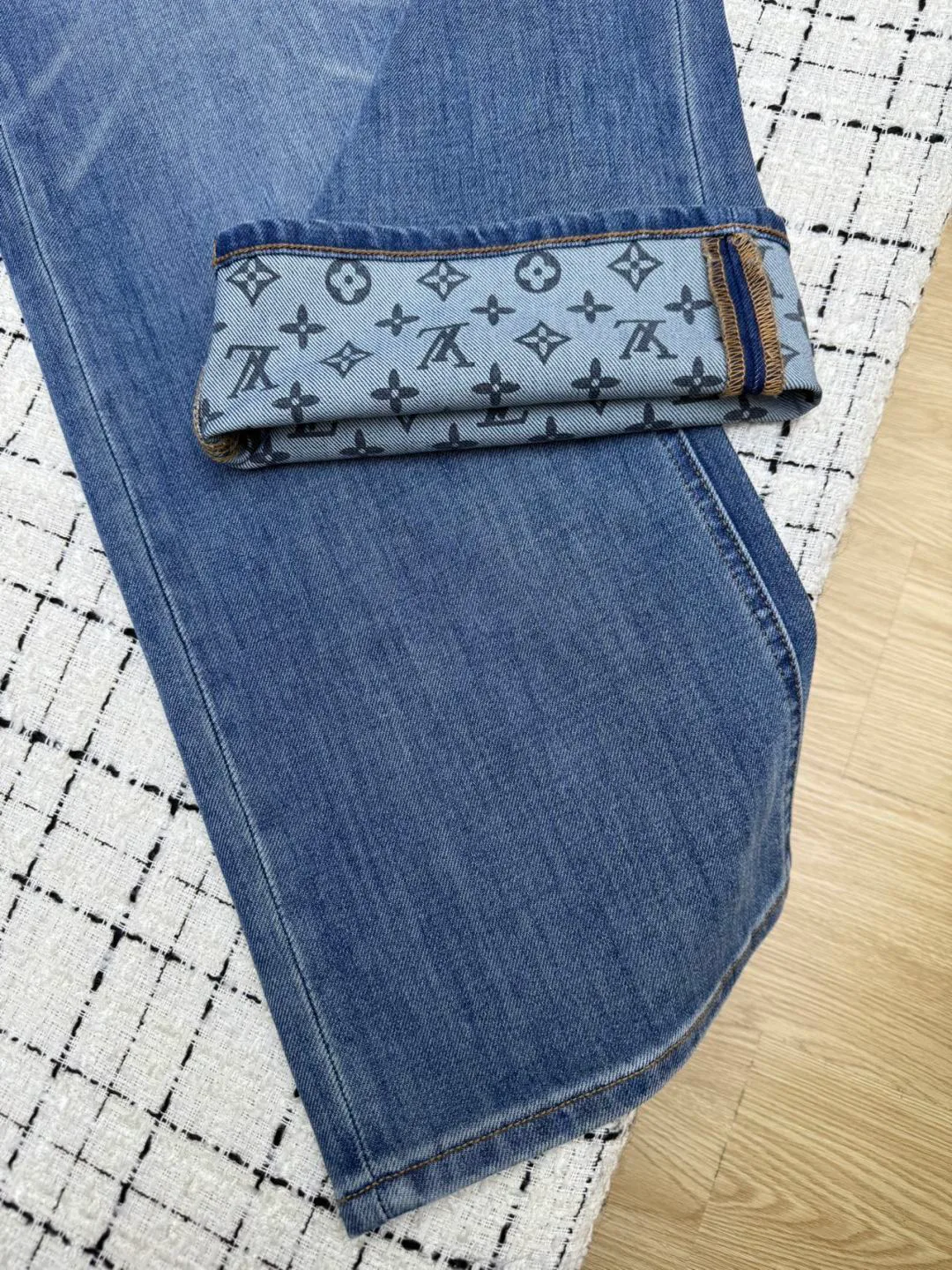 Джинсы Женские Louis Vuitton 19134144