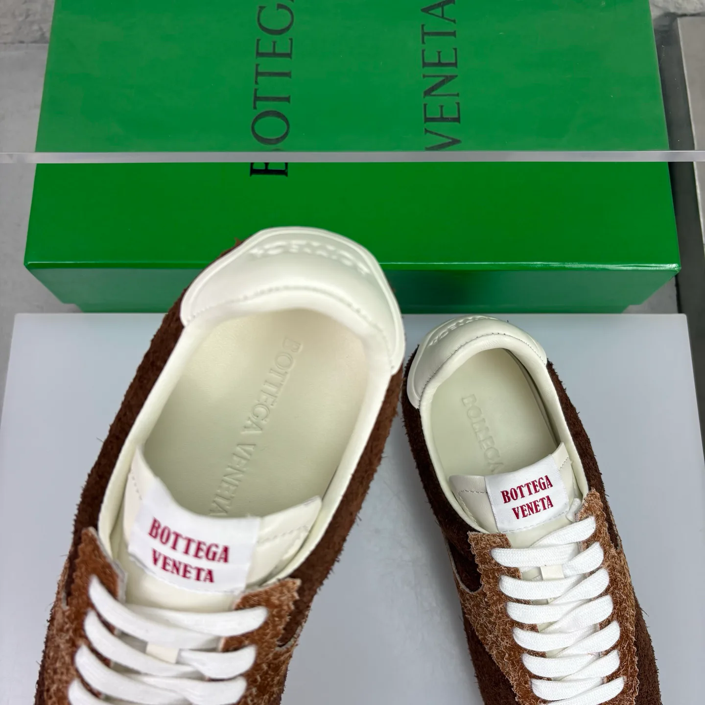 Кроссовки Женские Bottega Veneta 18351659